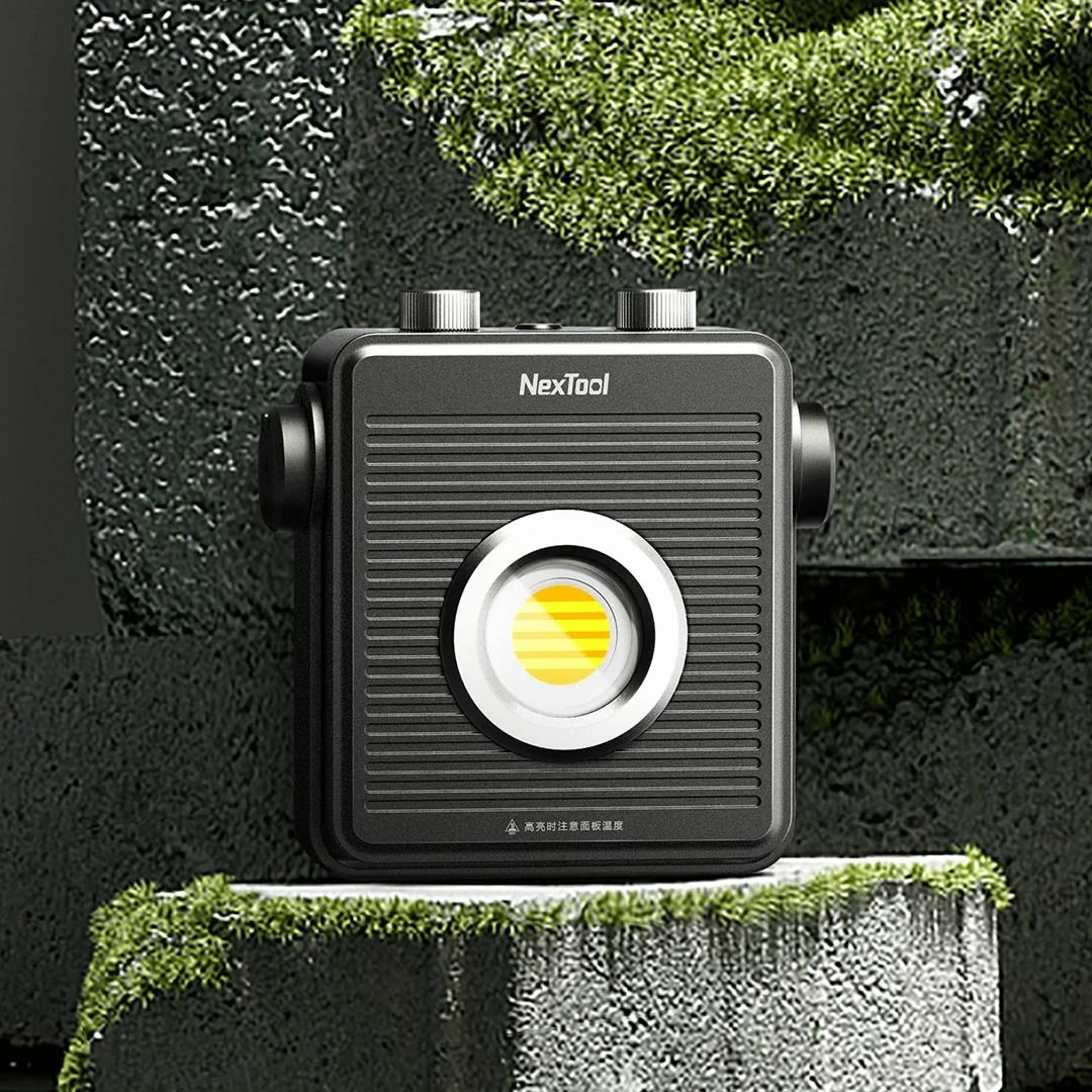 1800lm high-capacity camping lantern & 13500mah emergency power bank