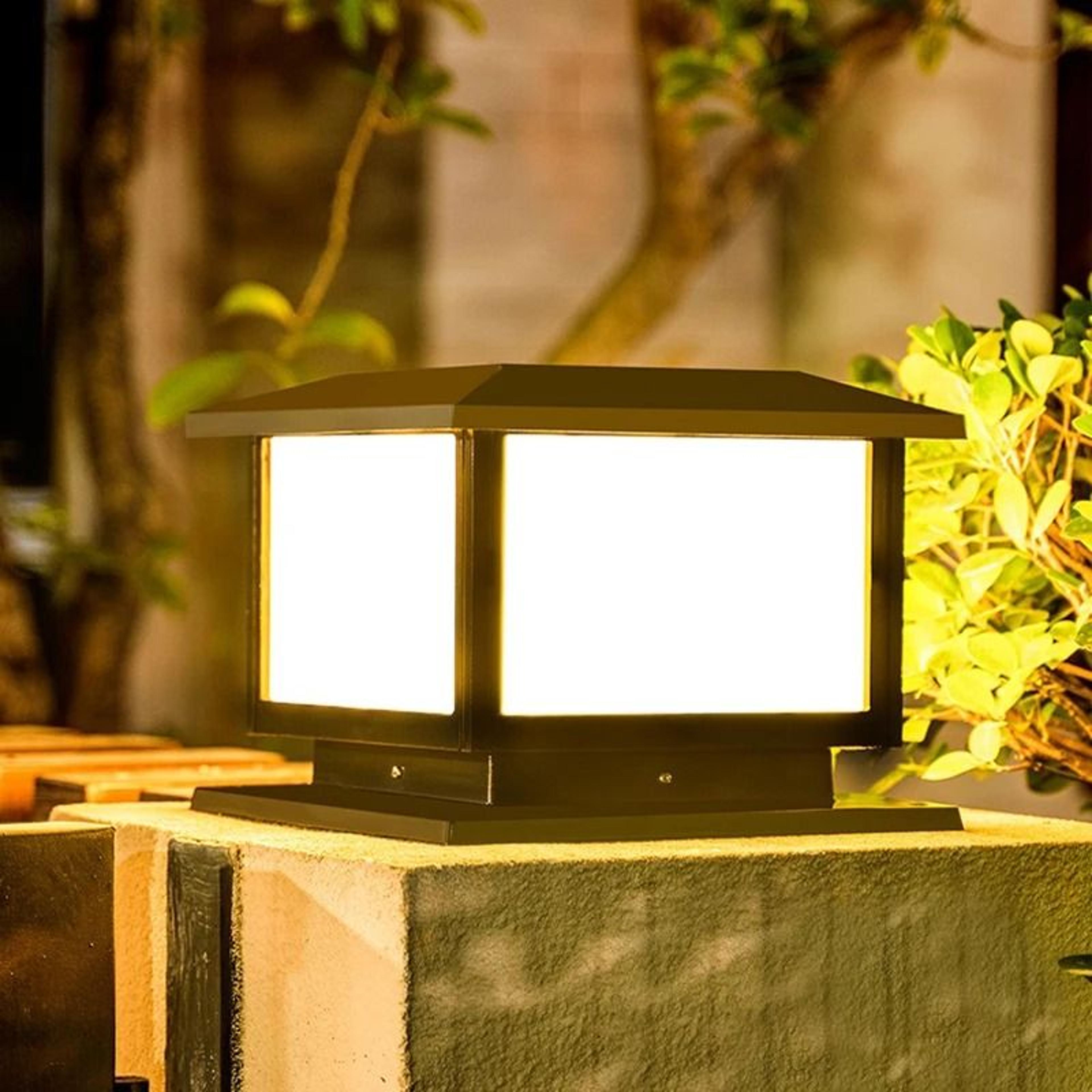 solar outdoor column cap light with remote control