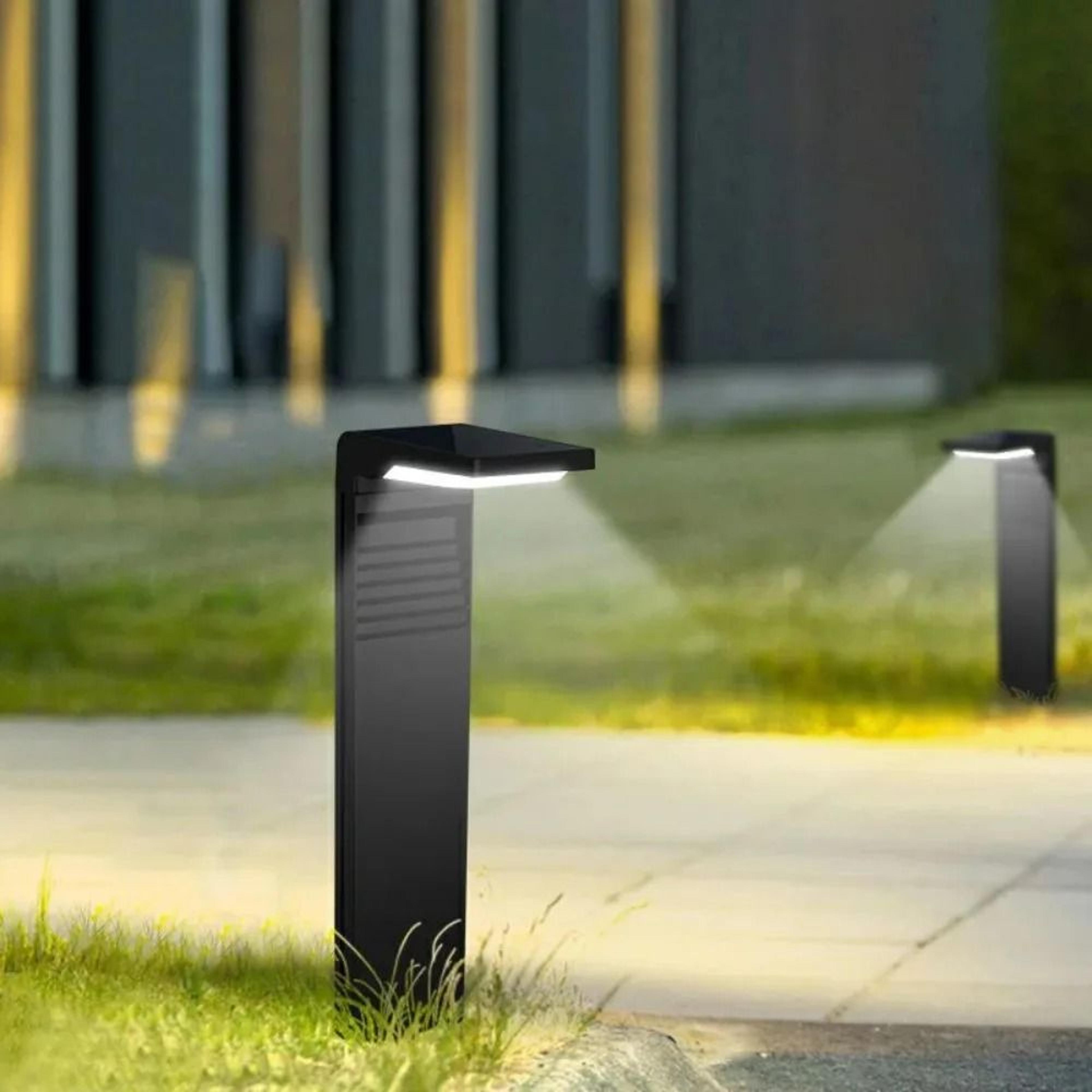 solar outdoor led pathway & garden stake light
