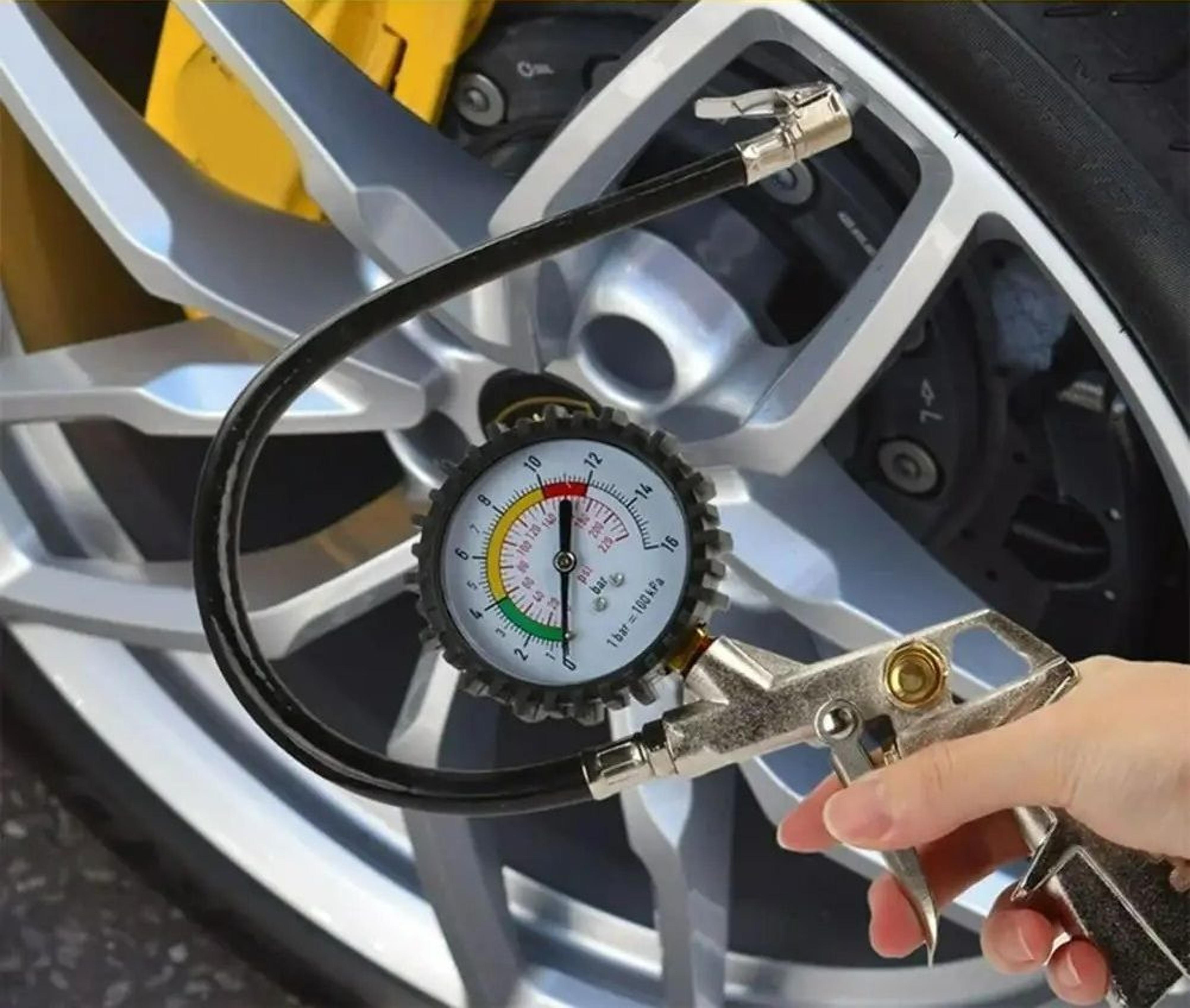 pistol grip automotive tire inflator gauge with dial display
