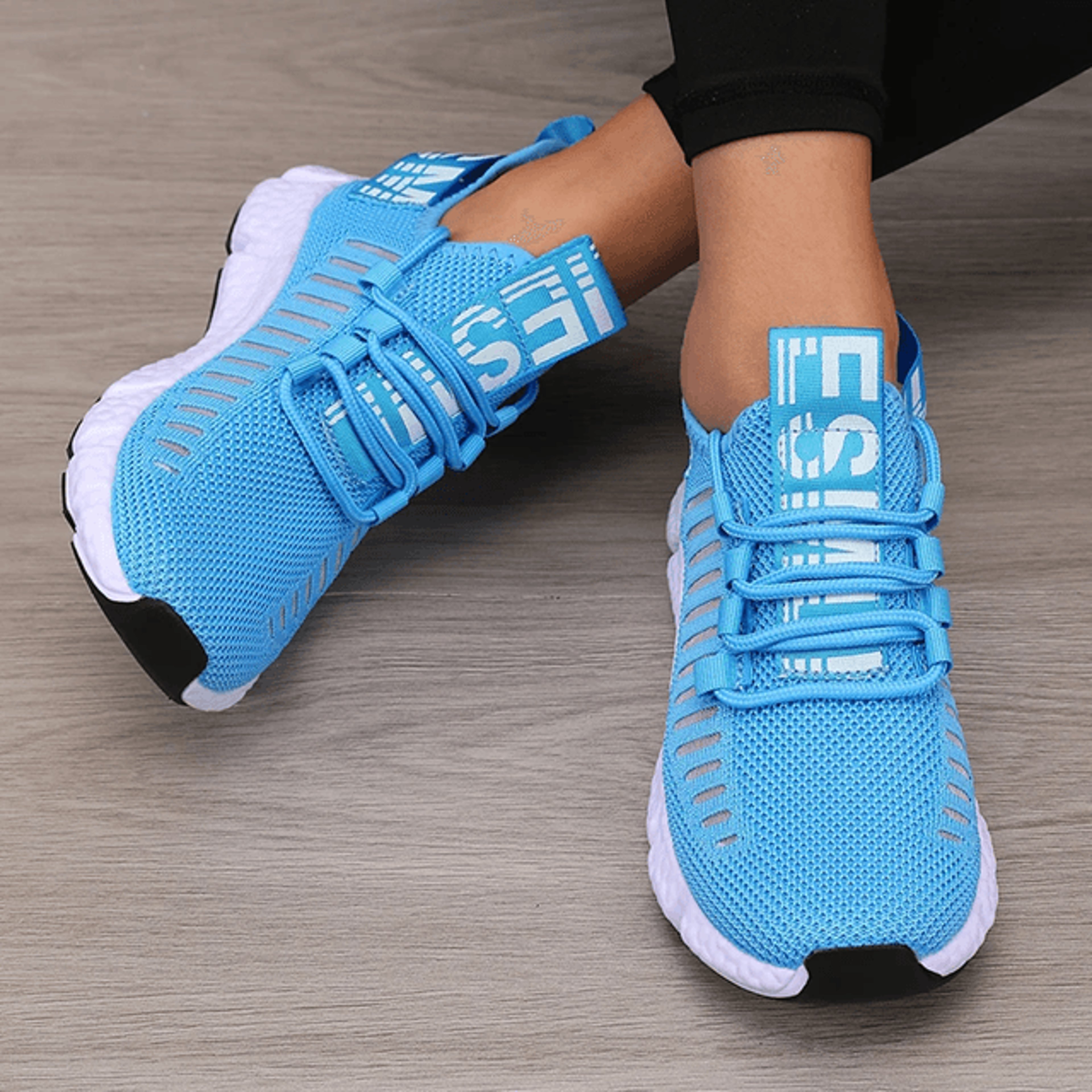 ultra light breathable mesh casual sneakers
