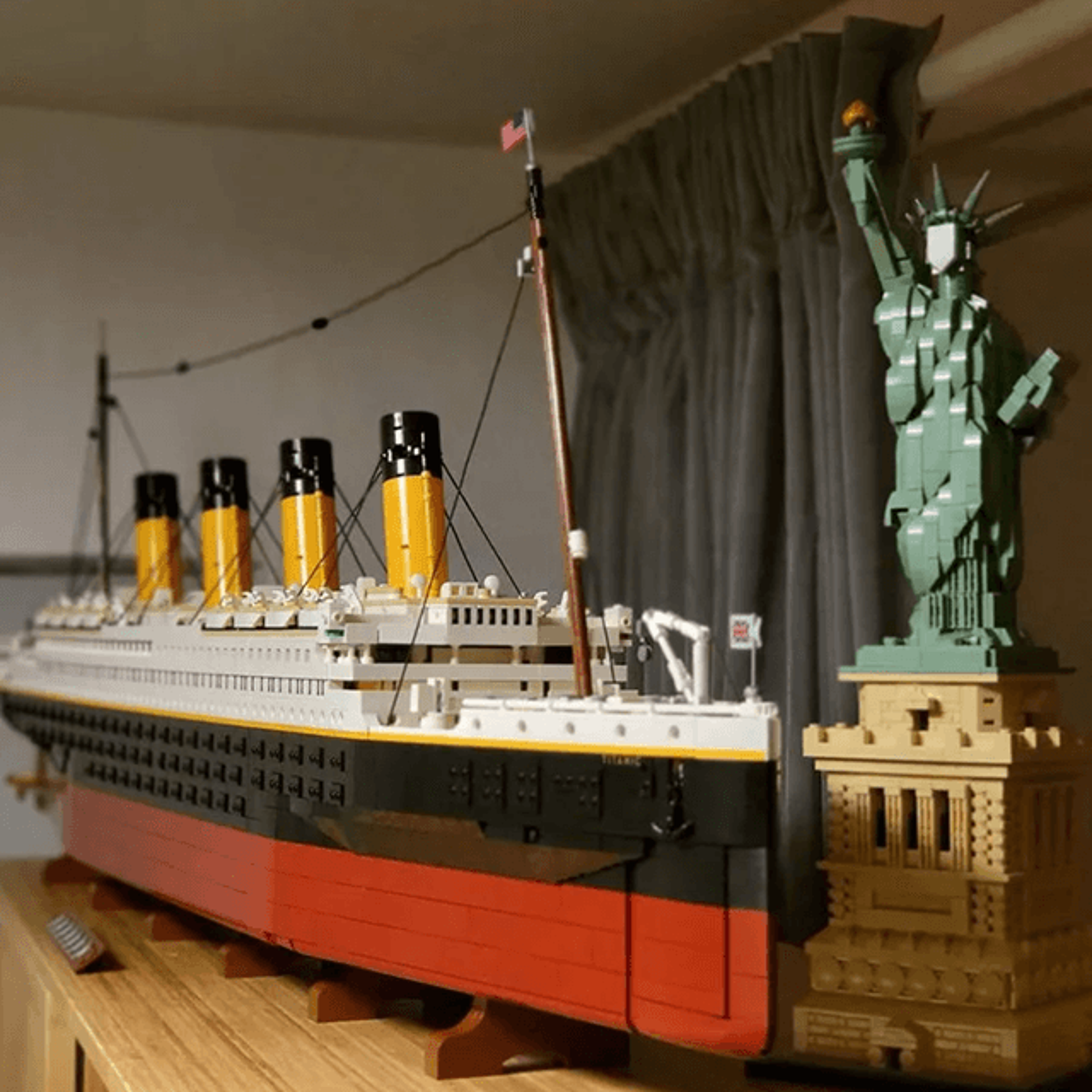 titanic cruise ship building blocks model 9090pcs set