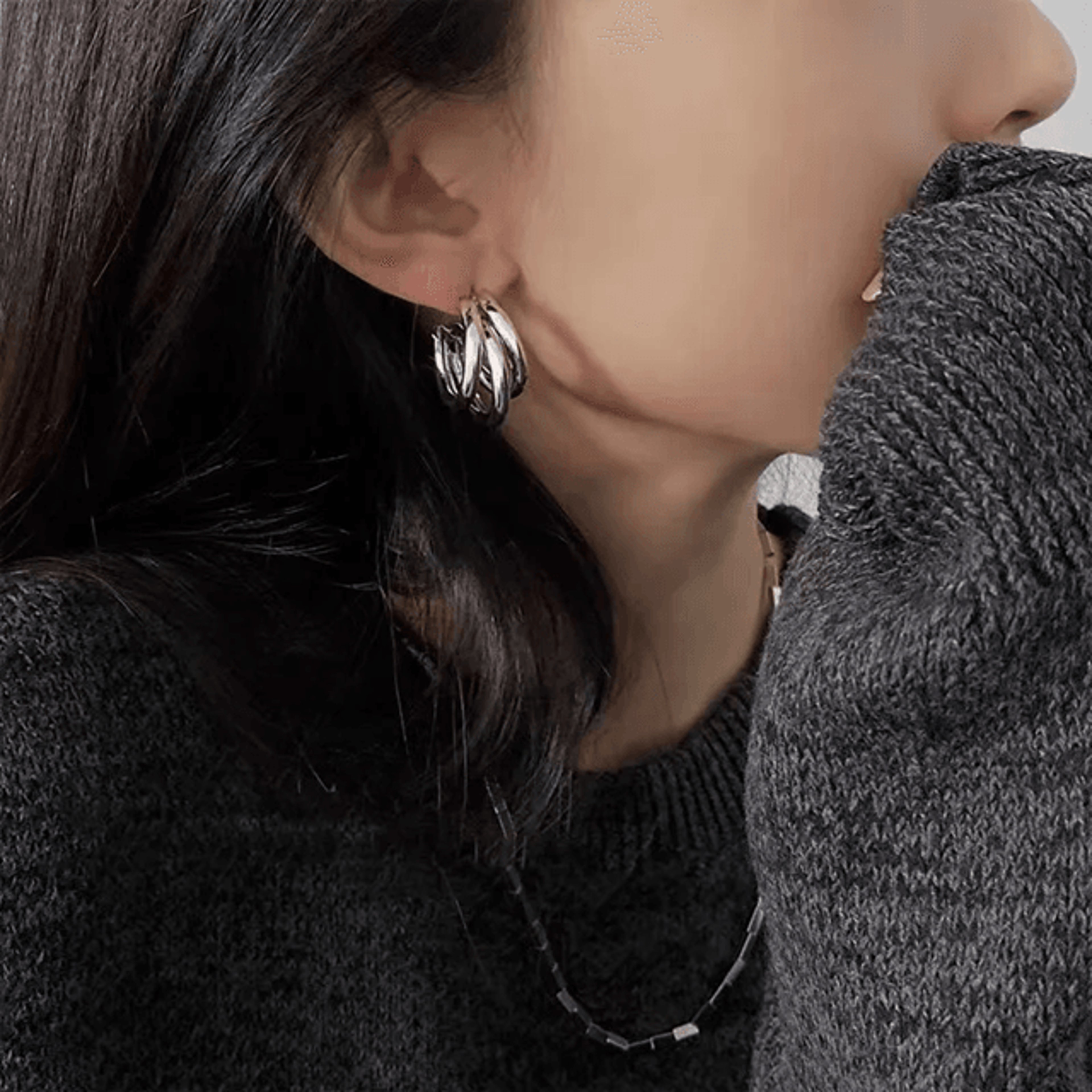 golden curve vintage hoop earrings