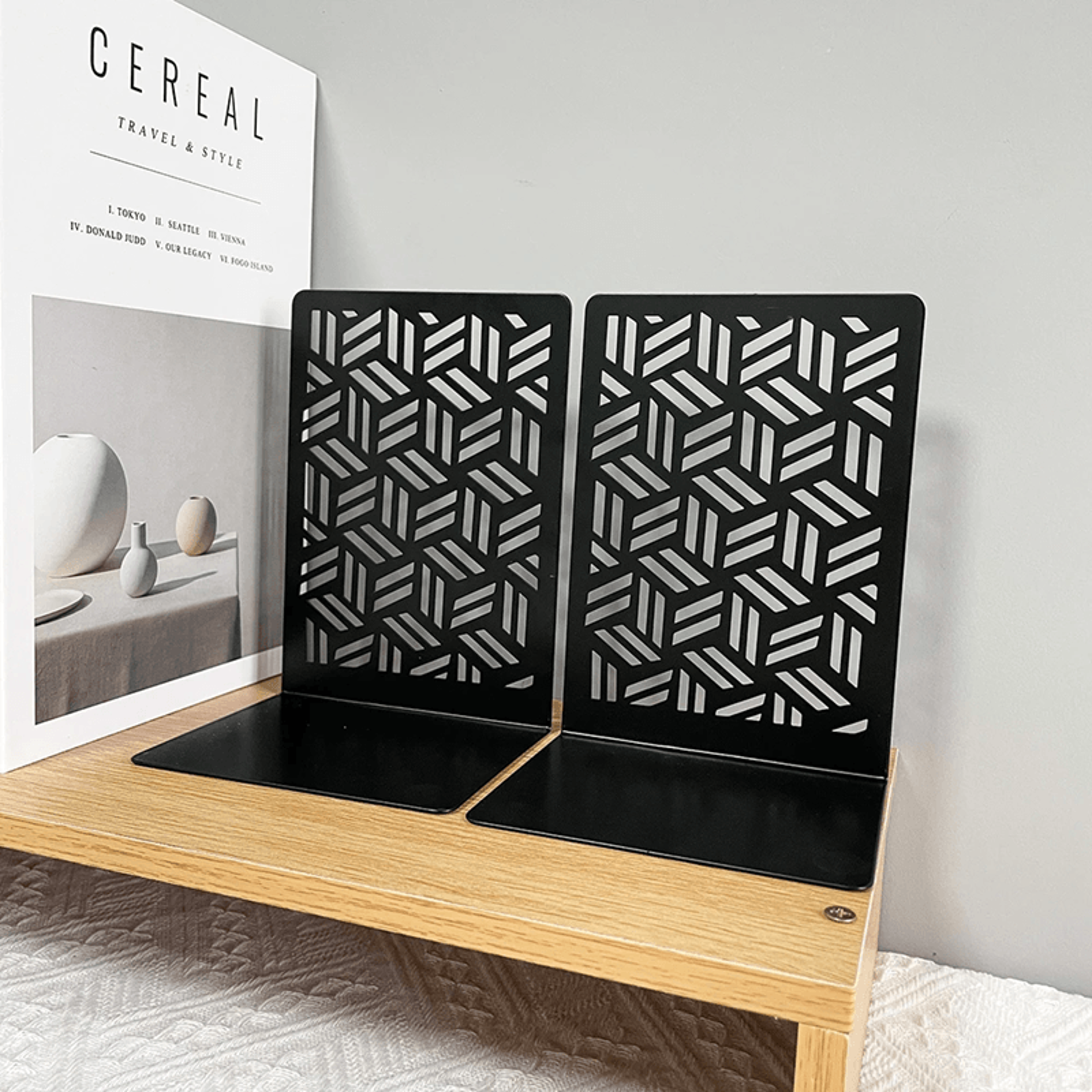 Door Design Metal Bookends Heavy Duty Non Slip Decorative Book Holders for Shelves