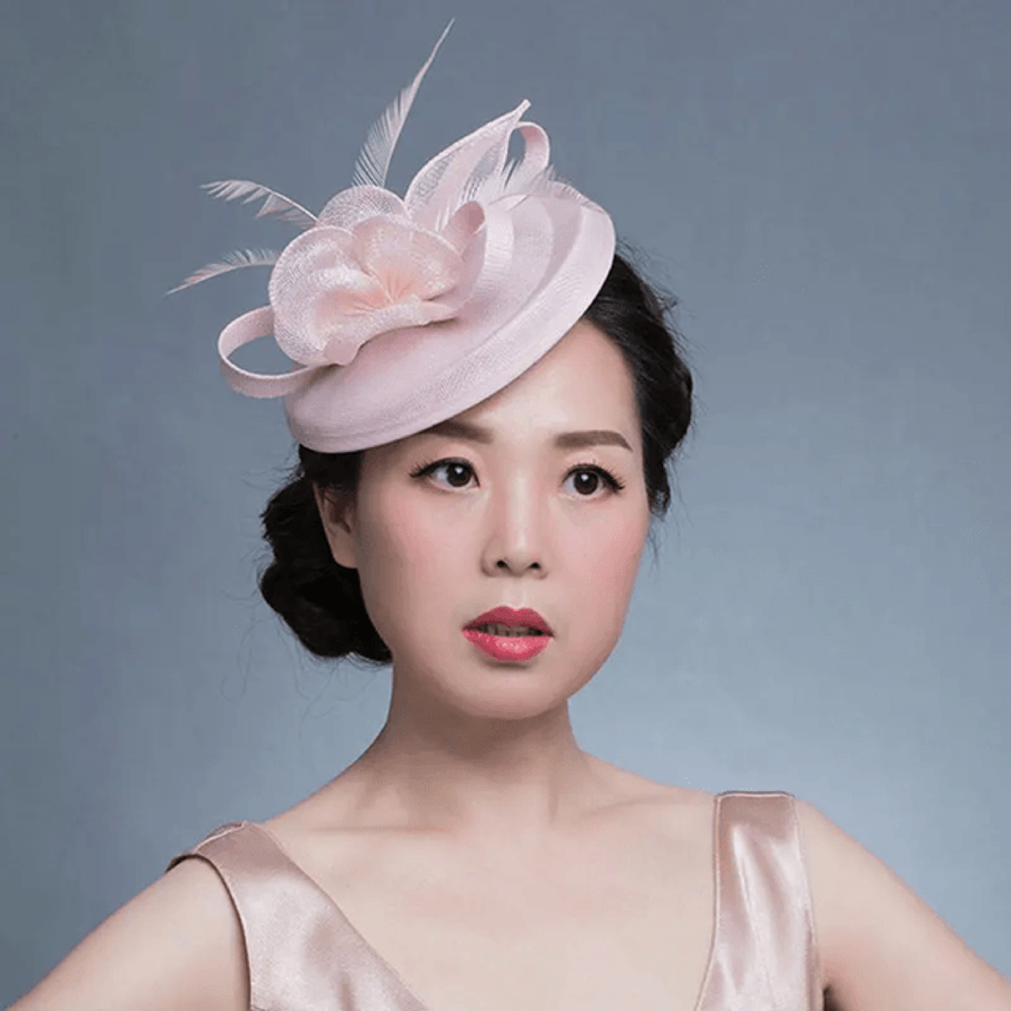 Elegant Feather Fascinator Hat for Women Wedding and Cocktail Party Headpiece