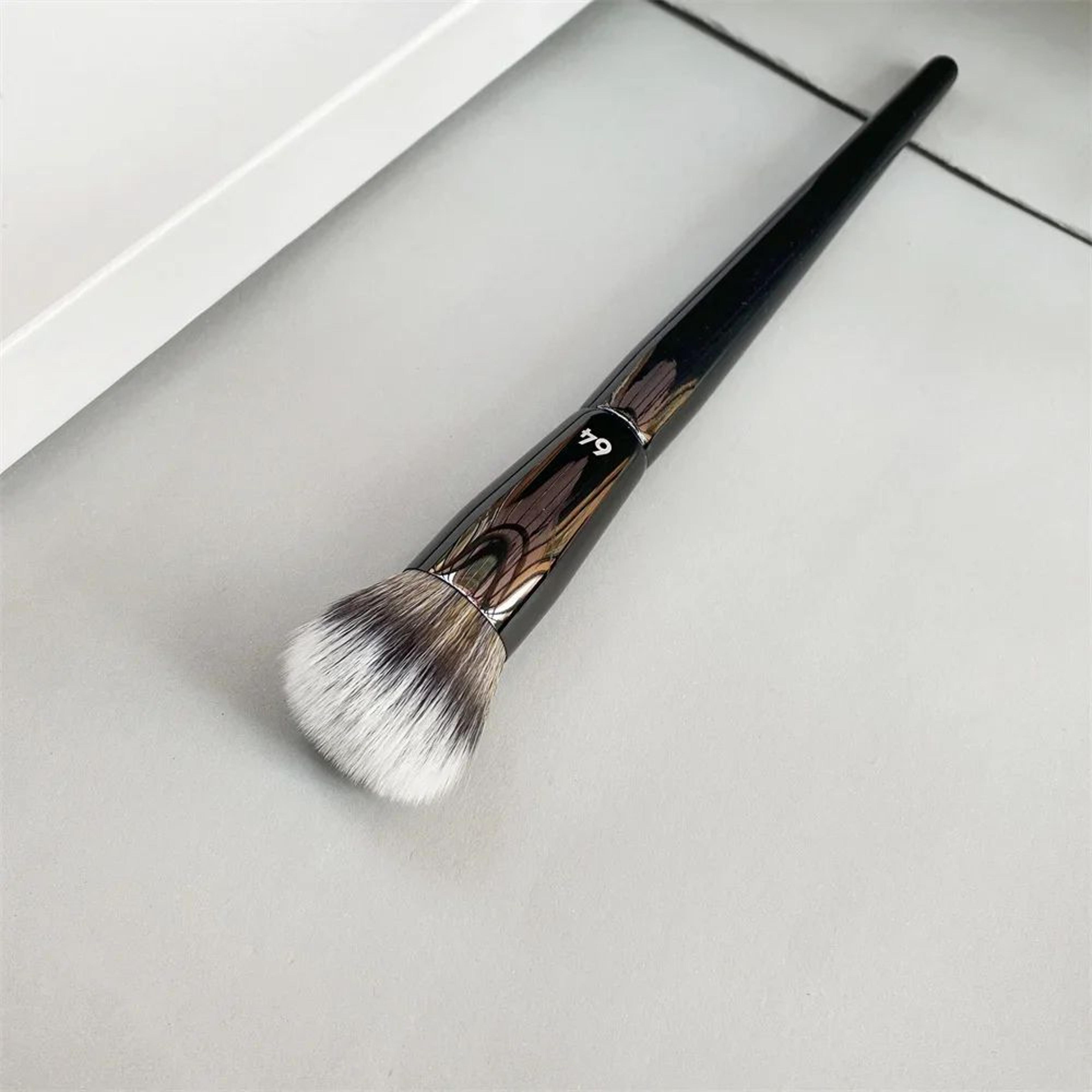 dual fiber foundation makeup brush professional stippling brush for liquid and cream makeup