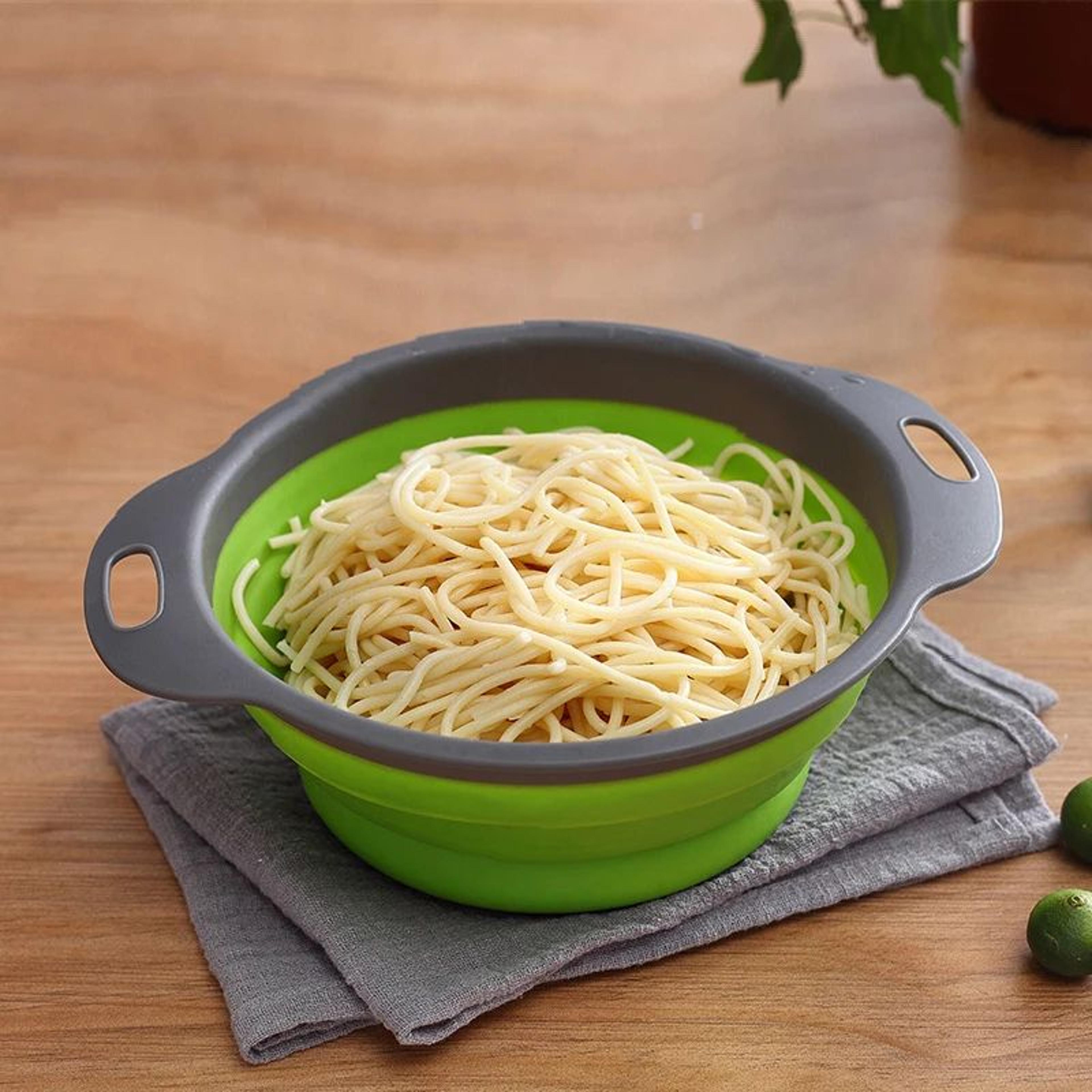 collapsible silicone colander and vegetable washing basket