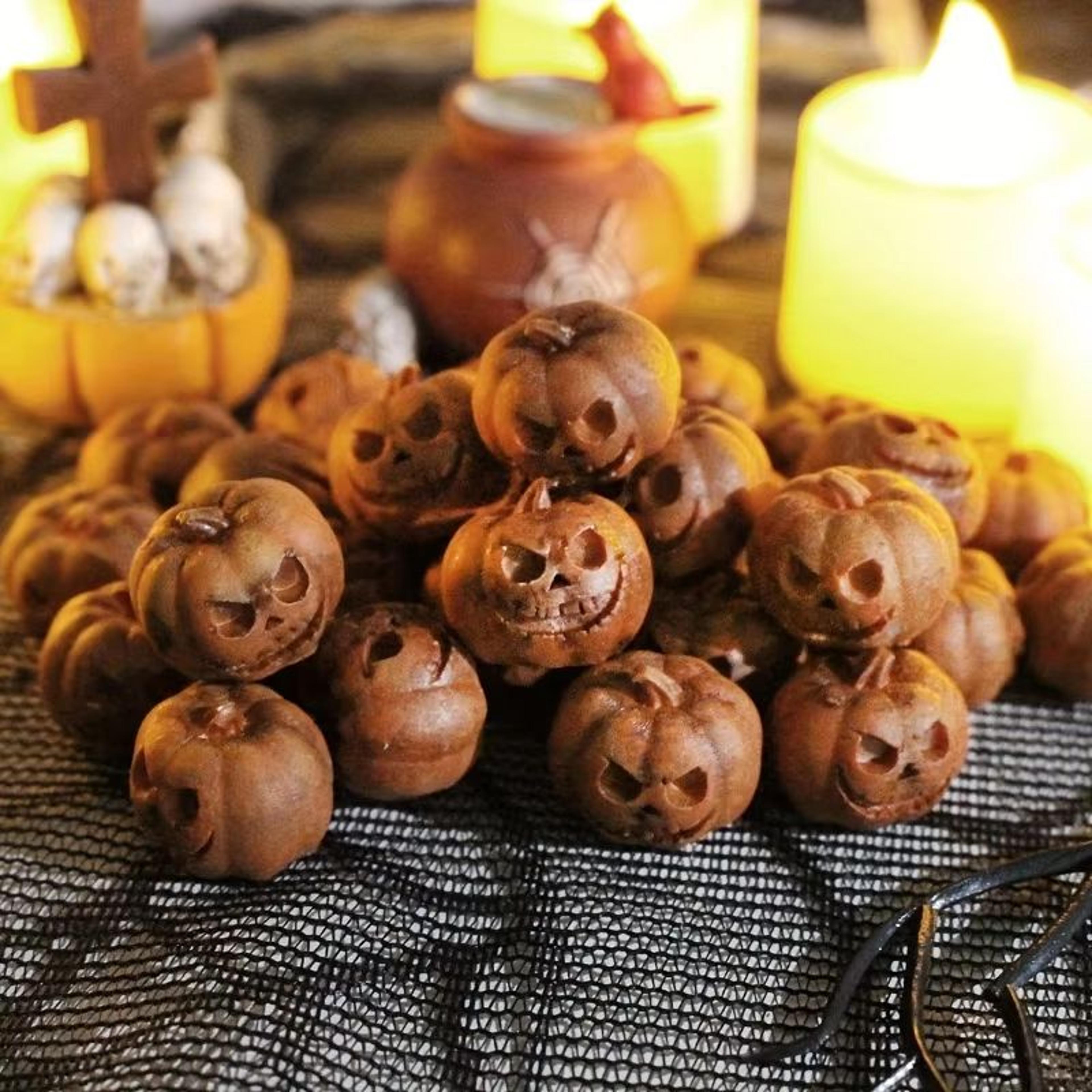 mini resin pumpkin set 20 piece halloween and fall decoration