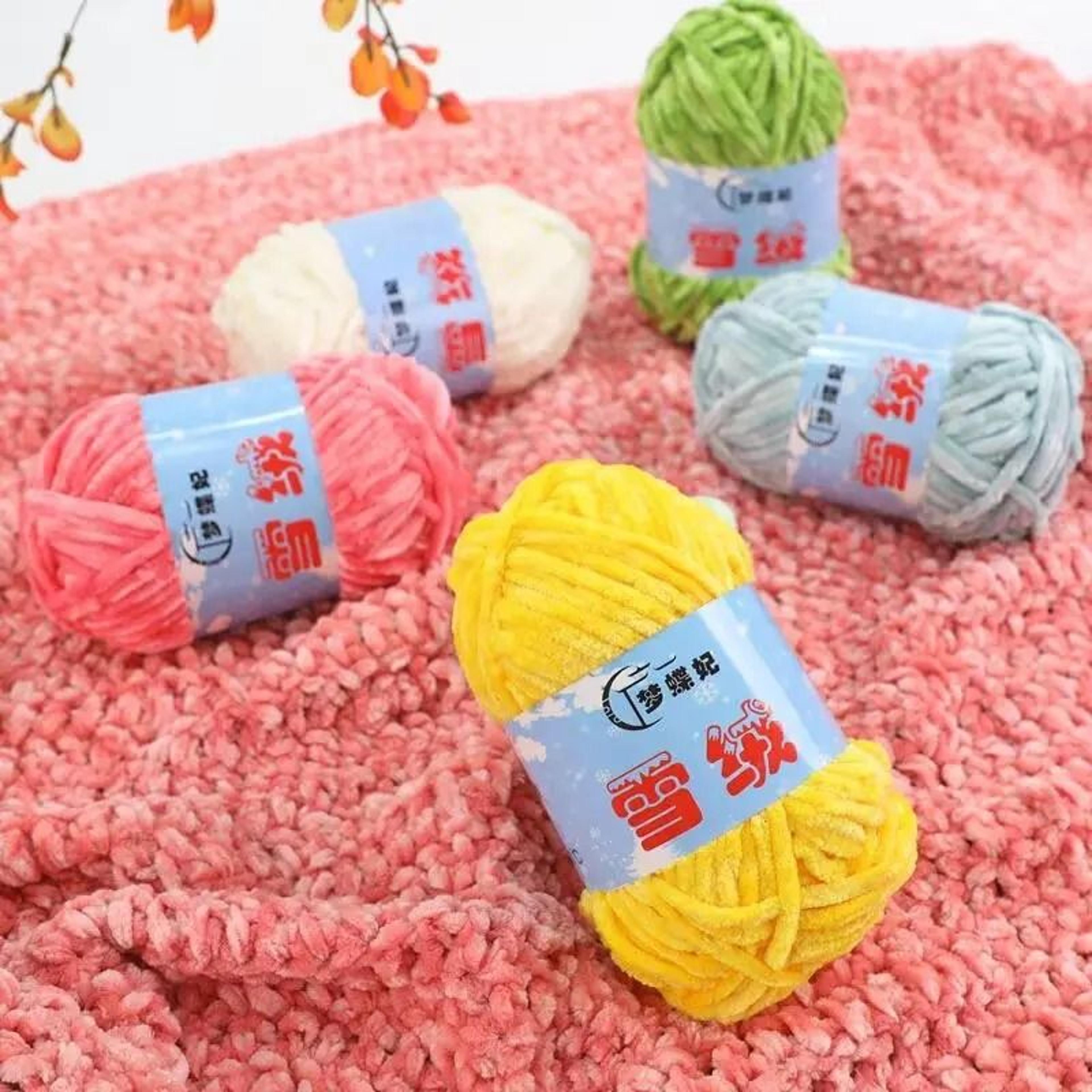 3.5 oz snow velvet chenille chunky yarn for crochet, knitting & cozy diy crafts