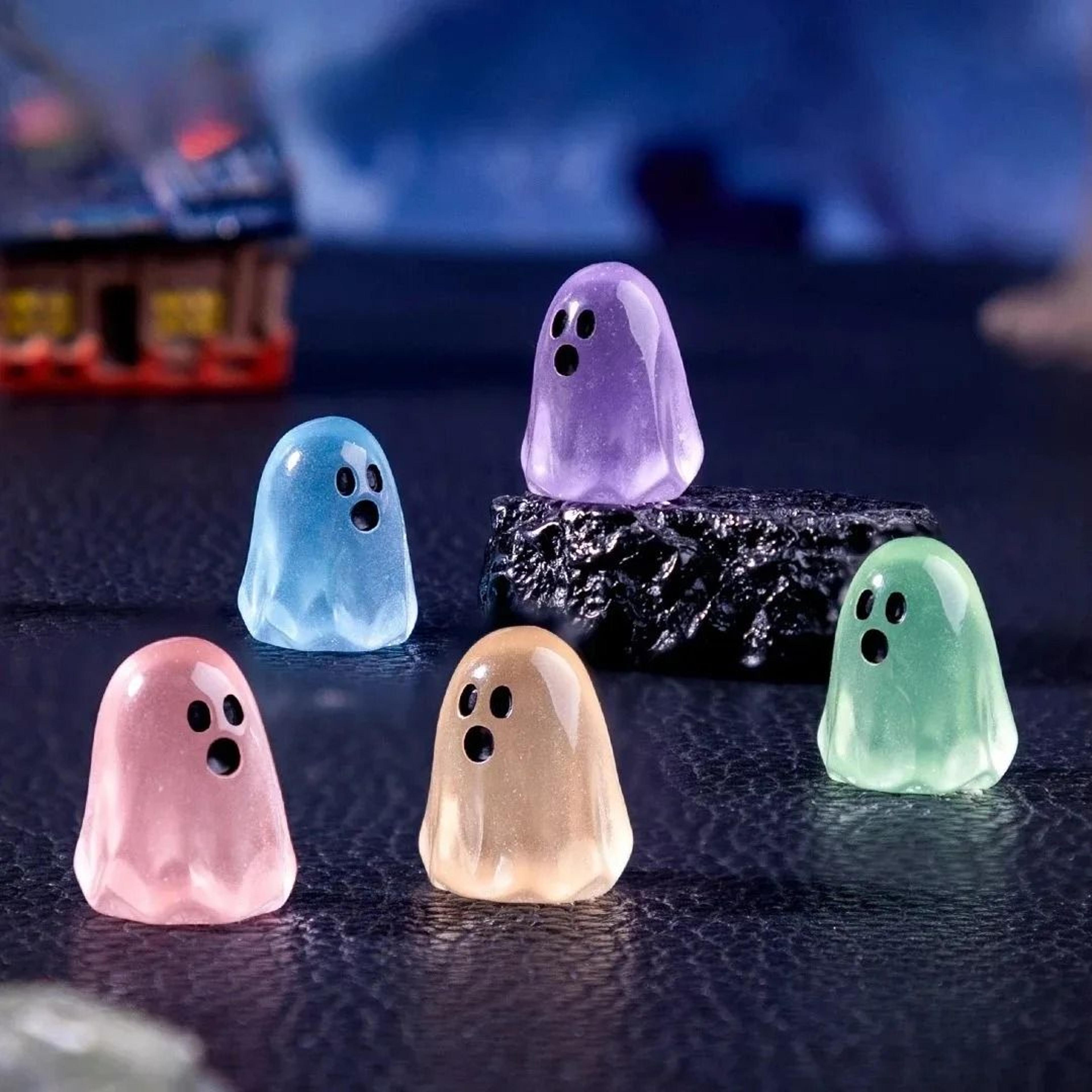 glow in the dark mini ghost halloween figures