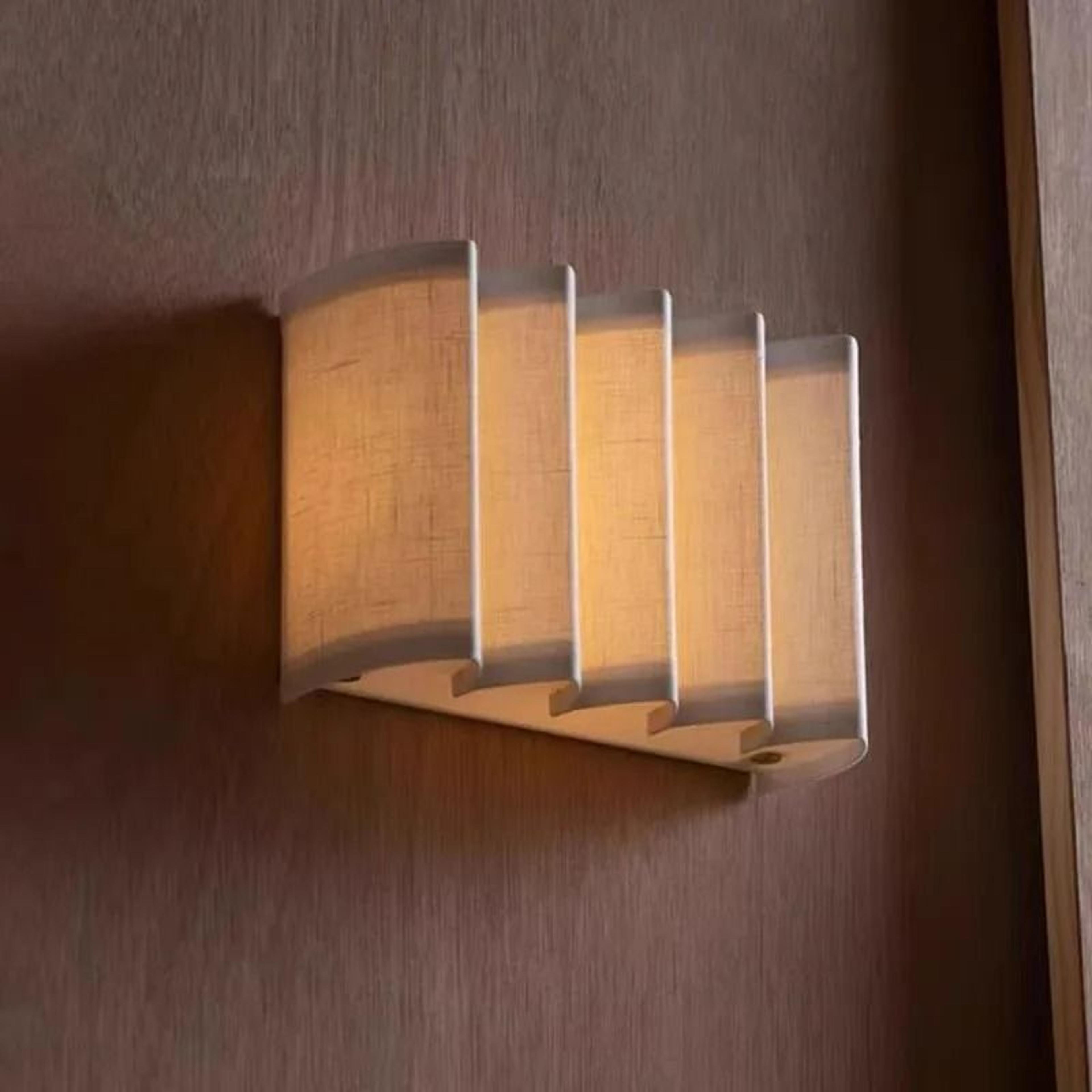 heritage glow retro wall lamp
