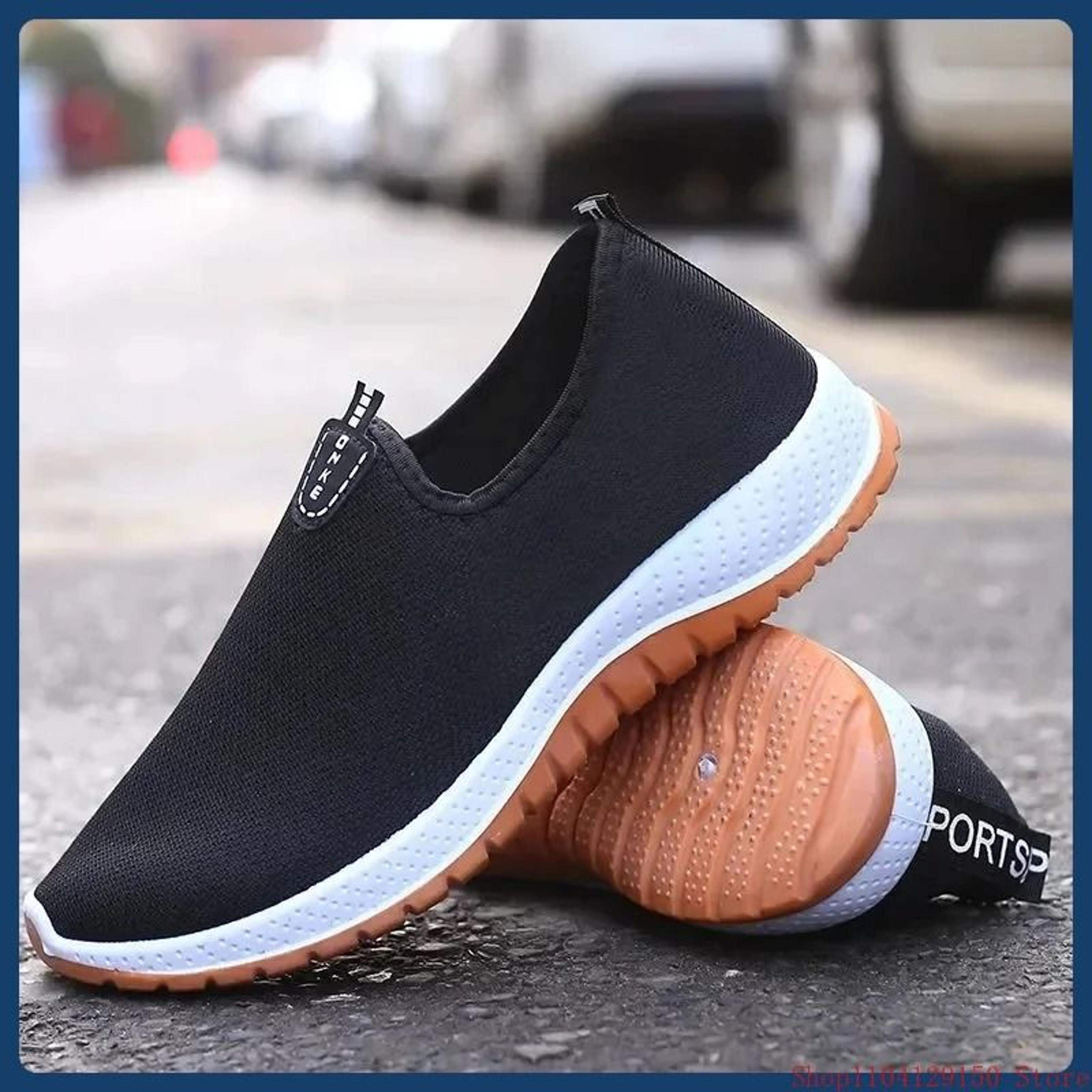 men mesh sports shoes with breathable upper and soft sole for daily running and casual comfort