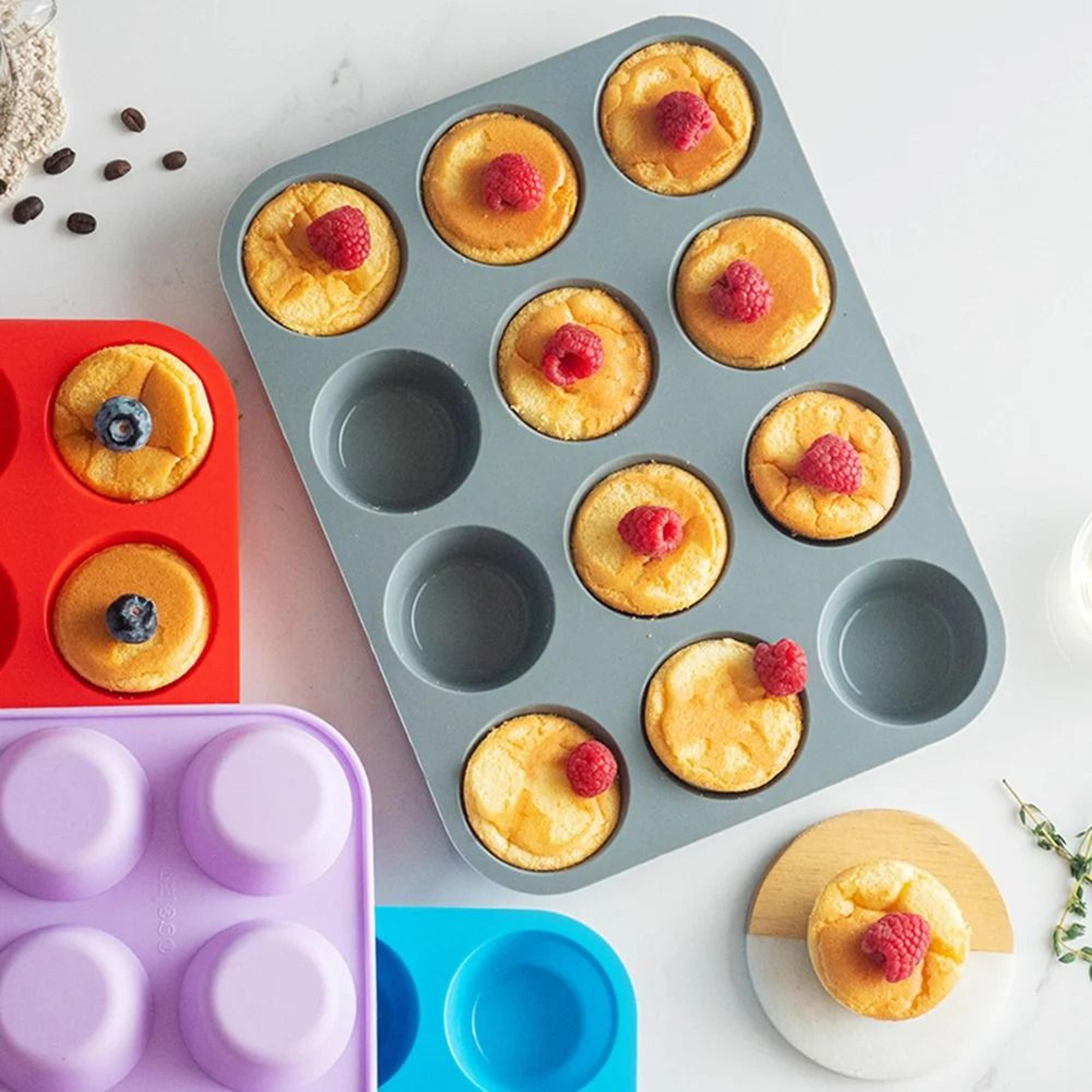12 hole silicone baking mold for cupcakes muffins and chocolate