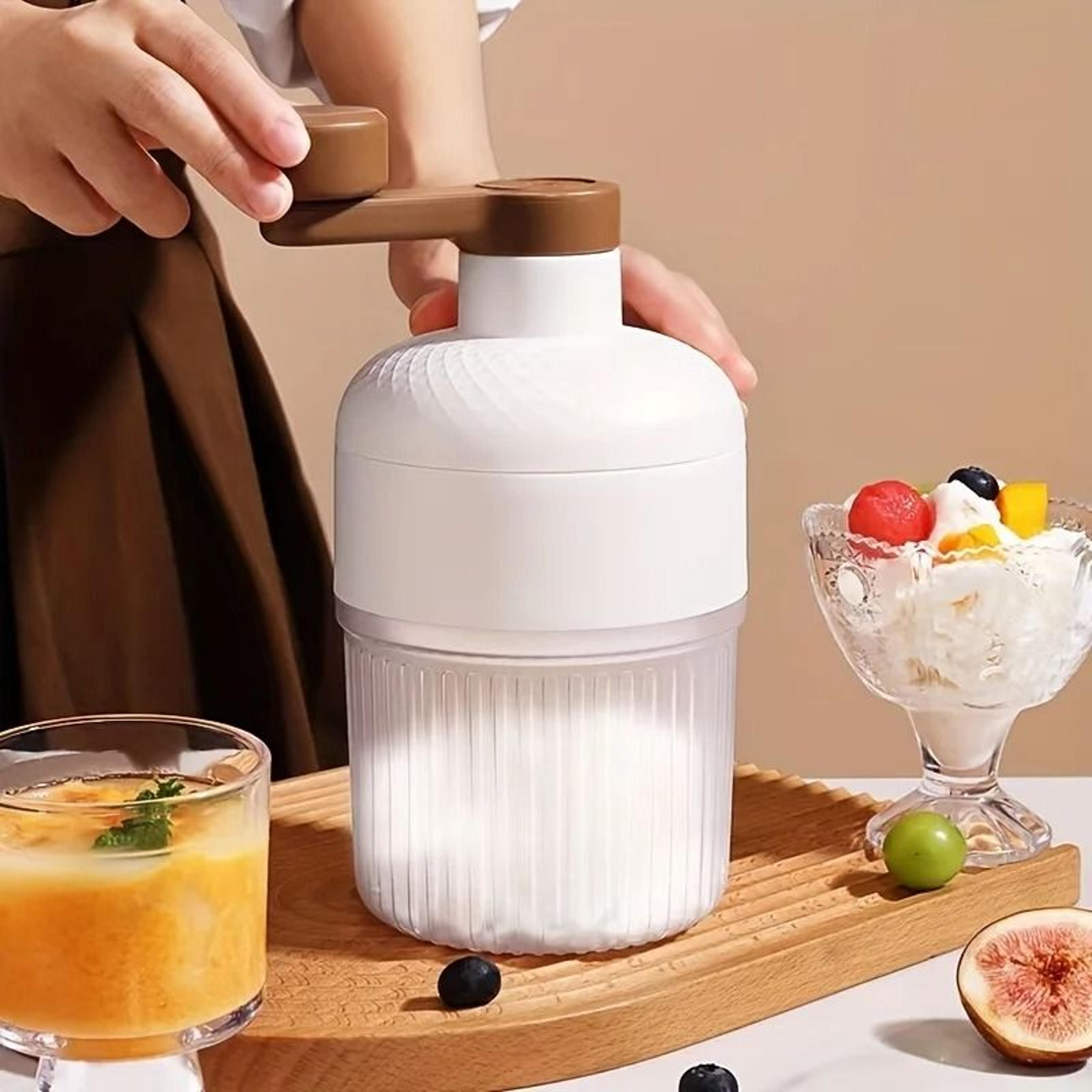 manual ice crusher and smoothie maker hand operated kitchen tool