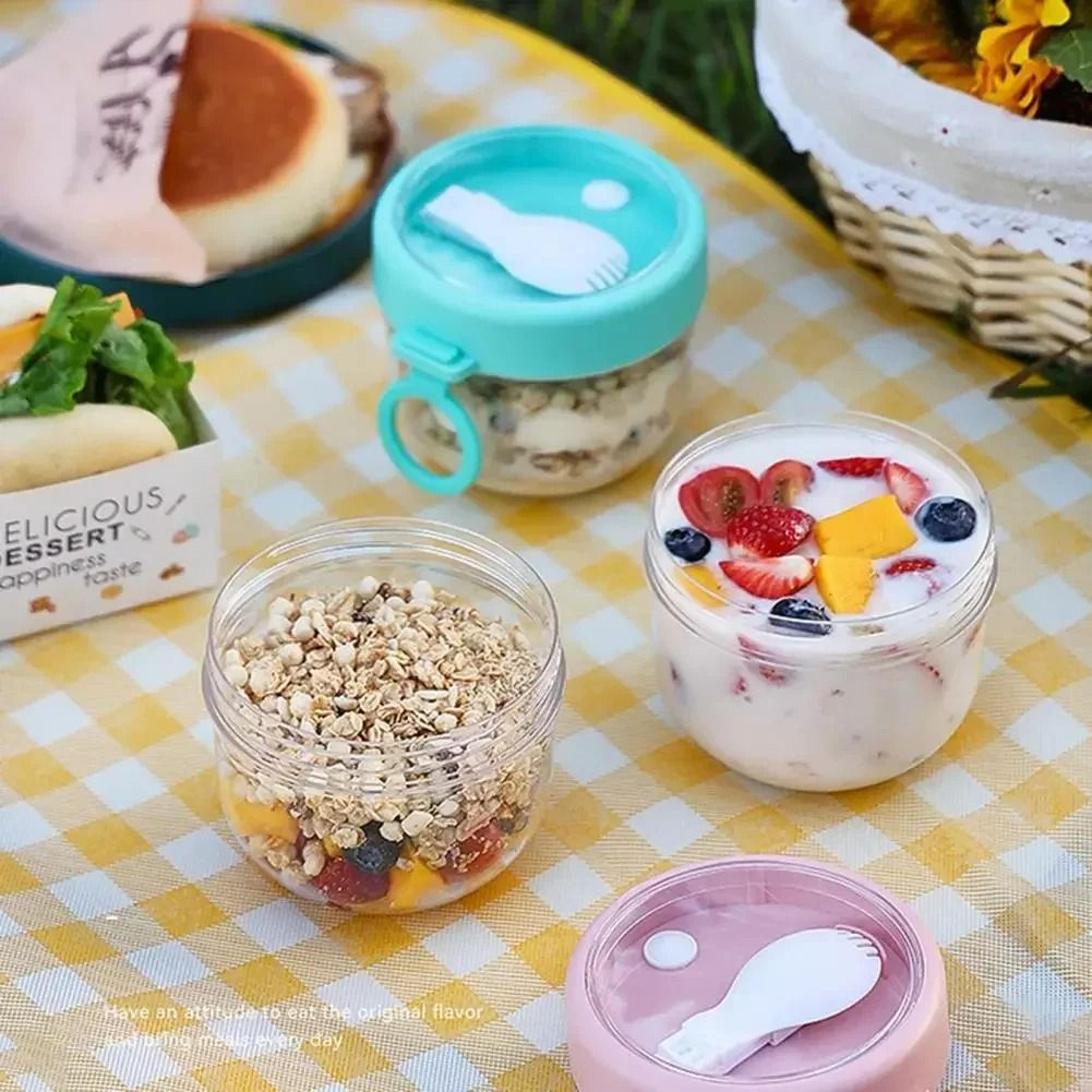 20 oz overnight oats container with lid and spoon