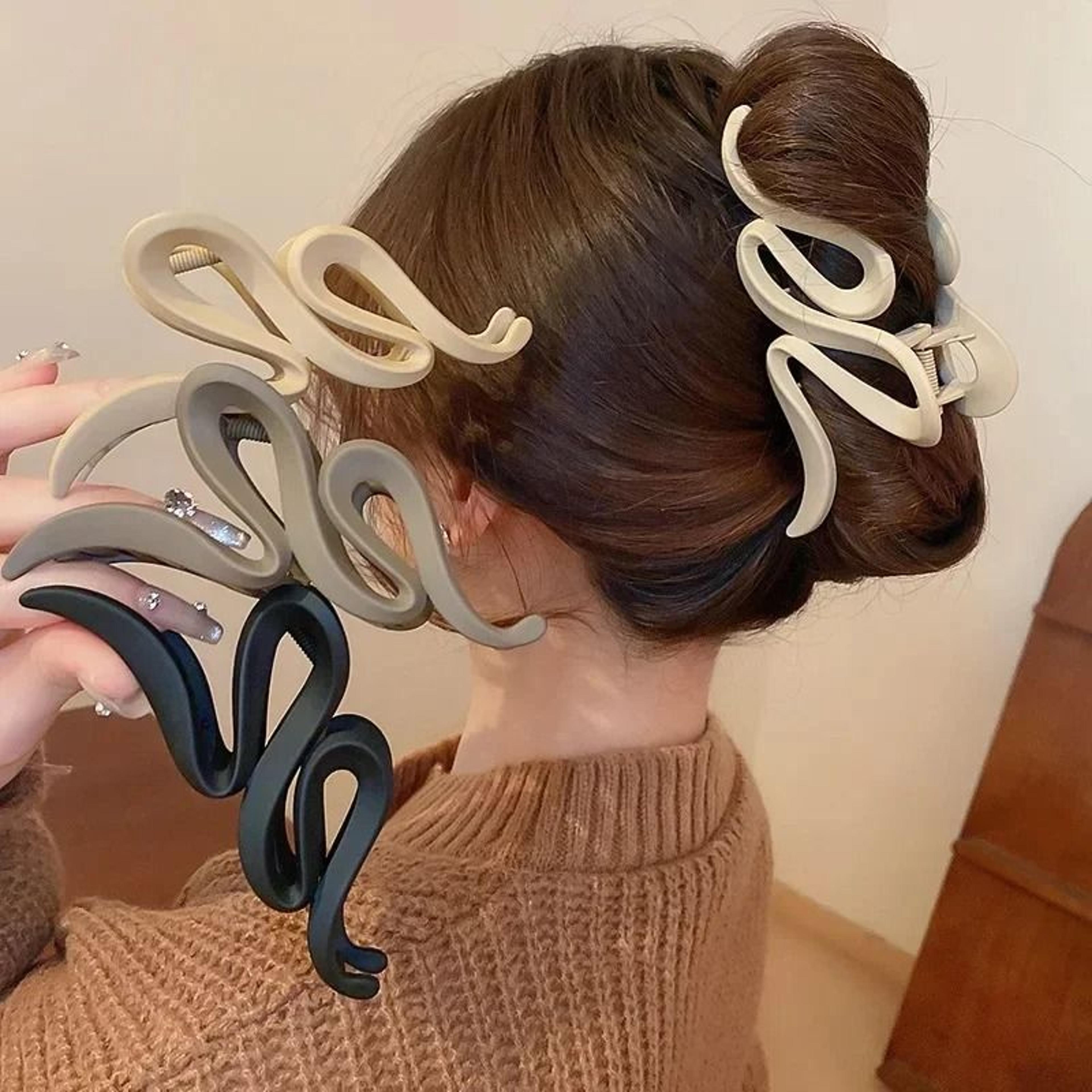 fashion korean solid color acrylic wave hair claw