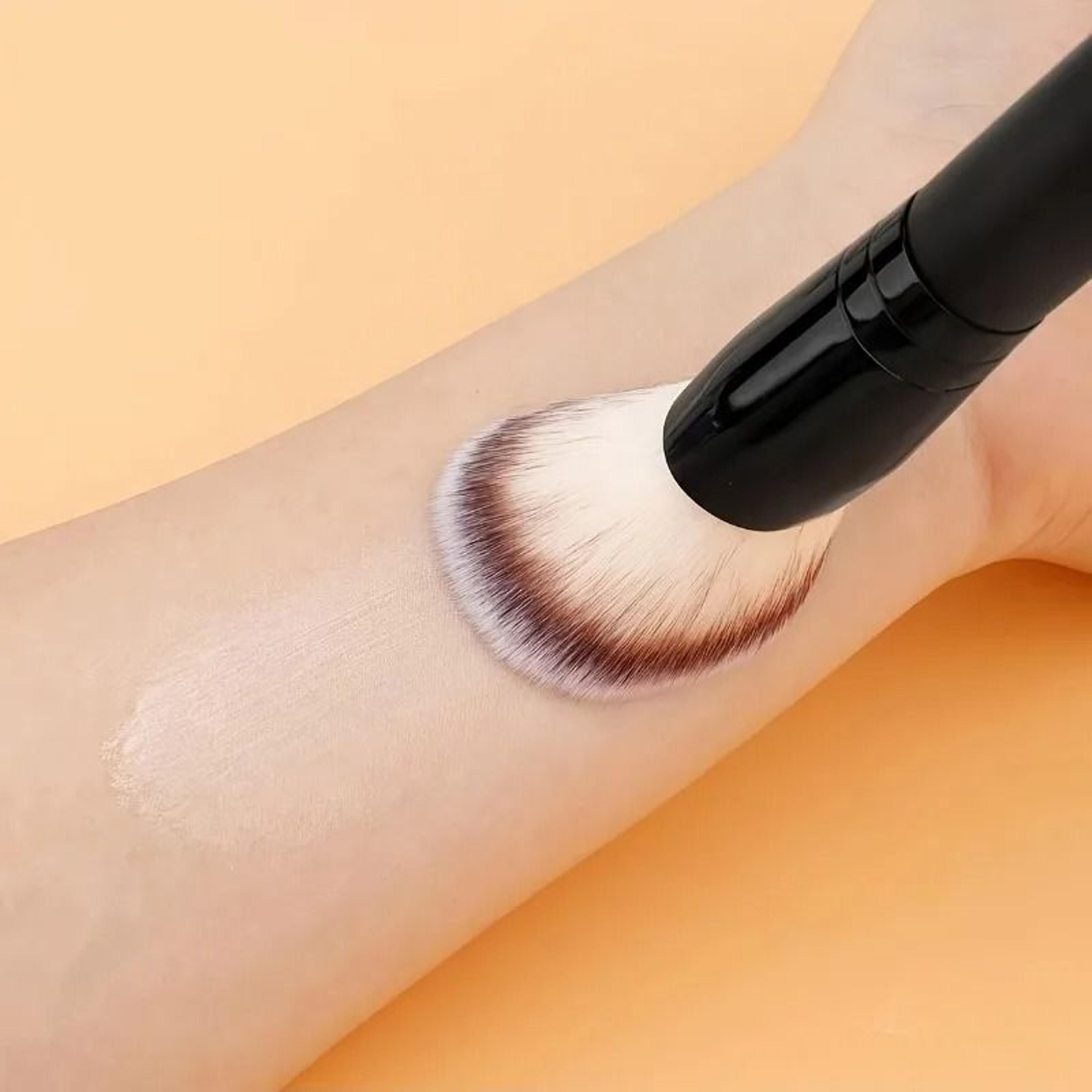 double-headed foundation & blush brush