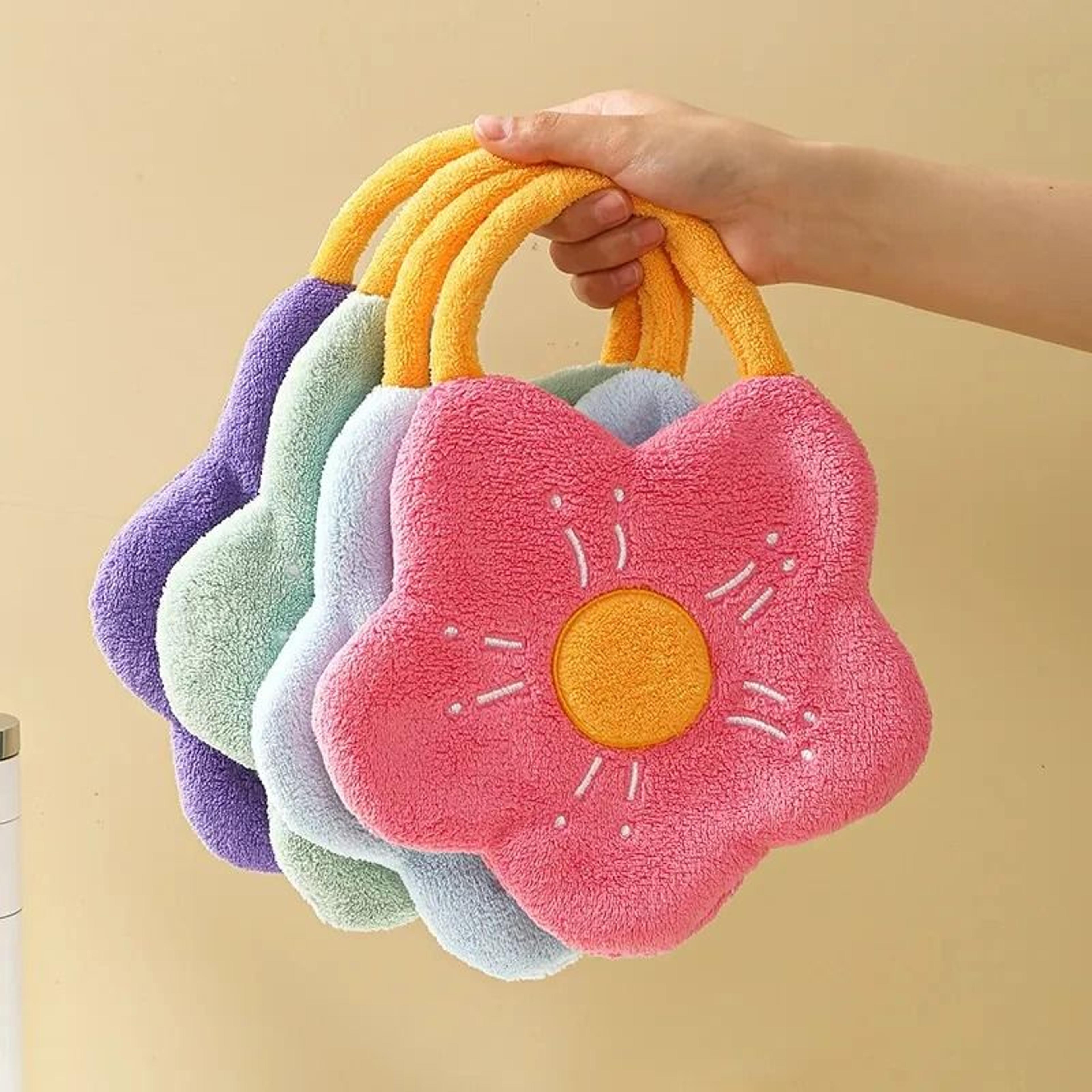 quick dry creative flower shape hand towel