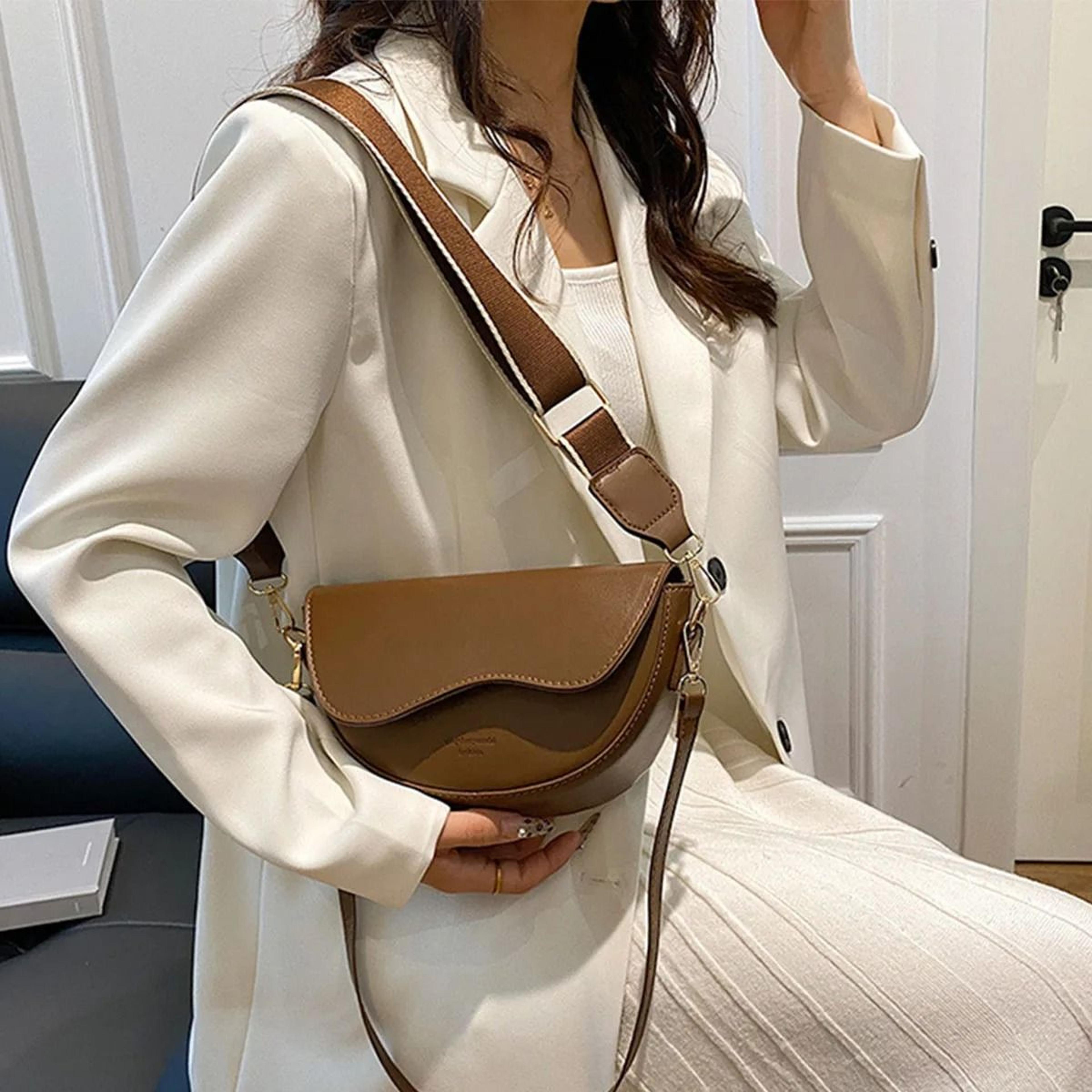 casual minimalist ladies crossbody saddle bag