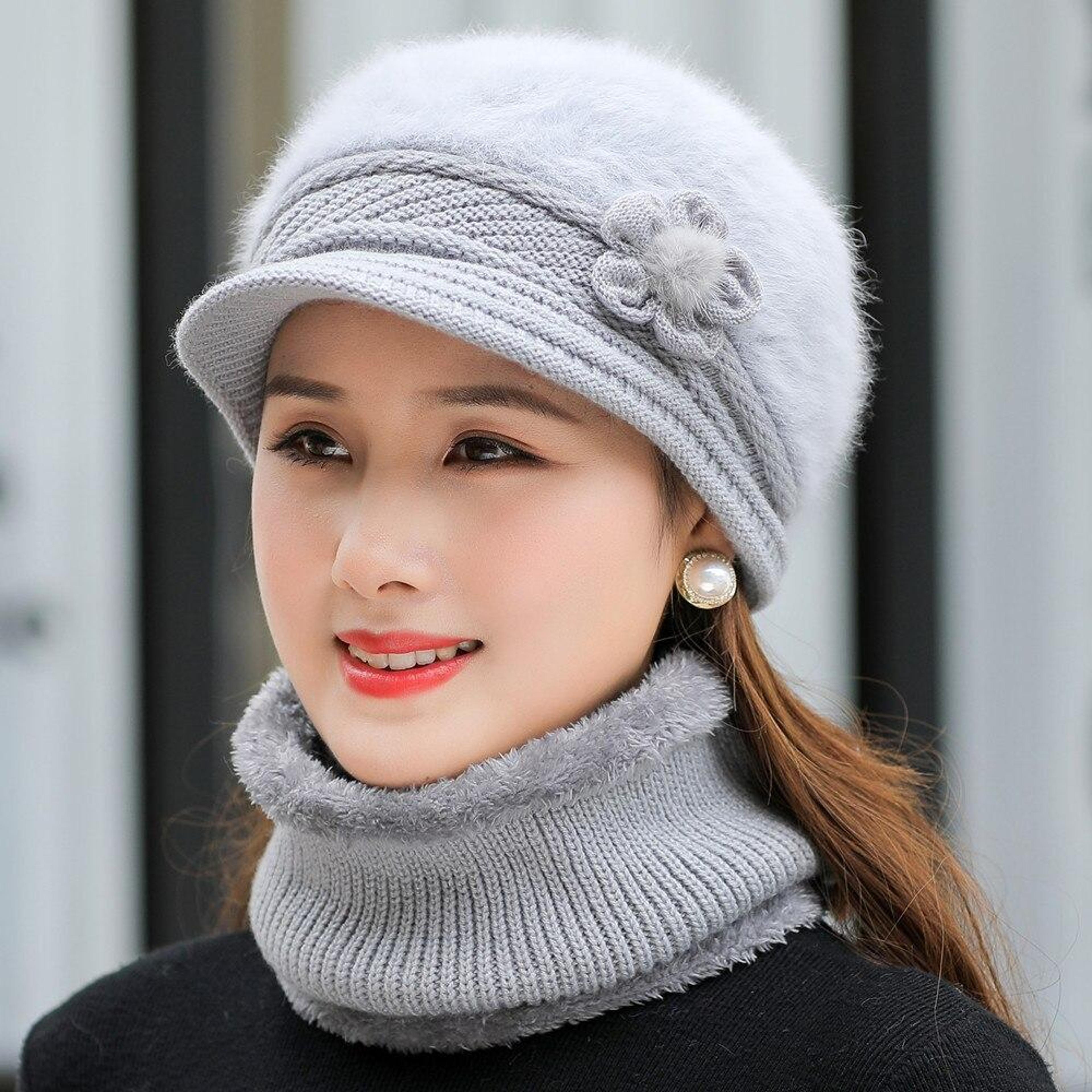 plush fur lined winter hat & scarf set - stylish & warm gift for women