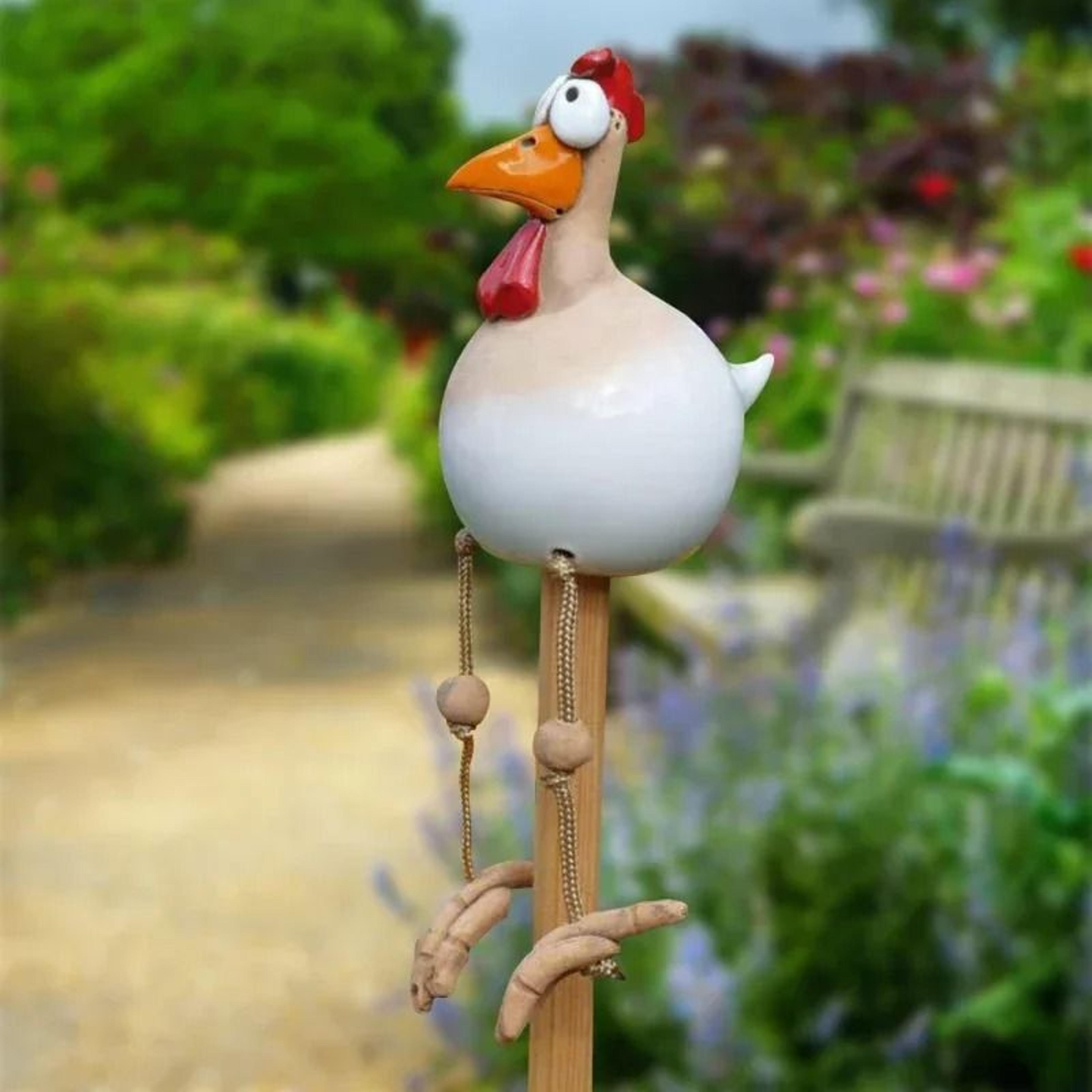 funny big-eyed chicken statue long foot hen sculpture garden fence art resin decoration