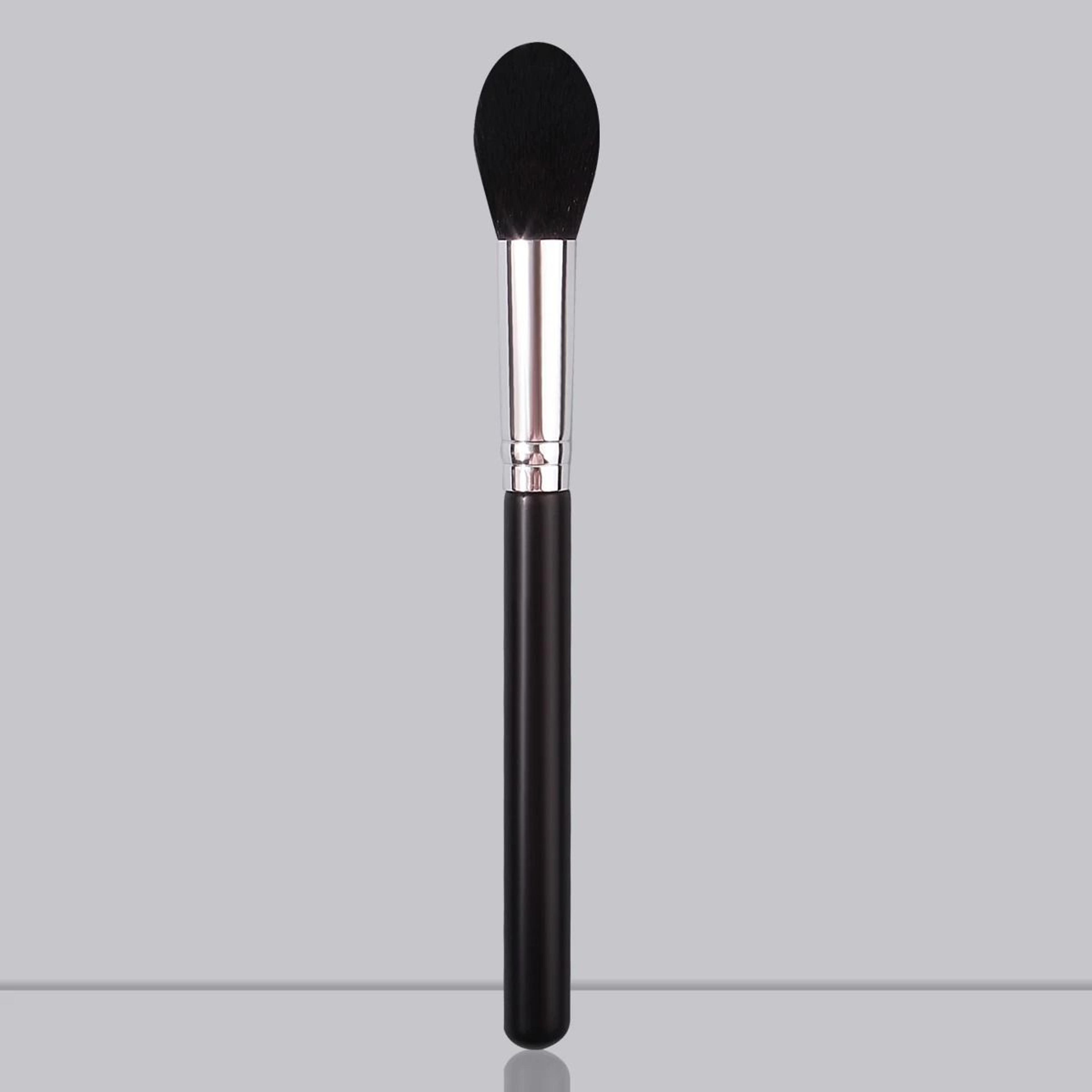 high-quality soft flame makeup brush professional highlight smudge blush multi-purpose beauty tool
