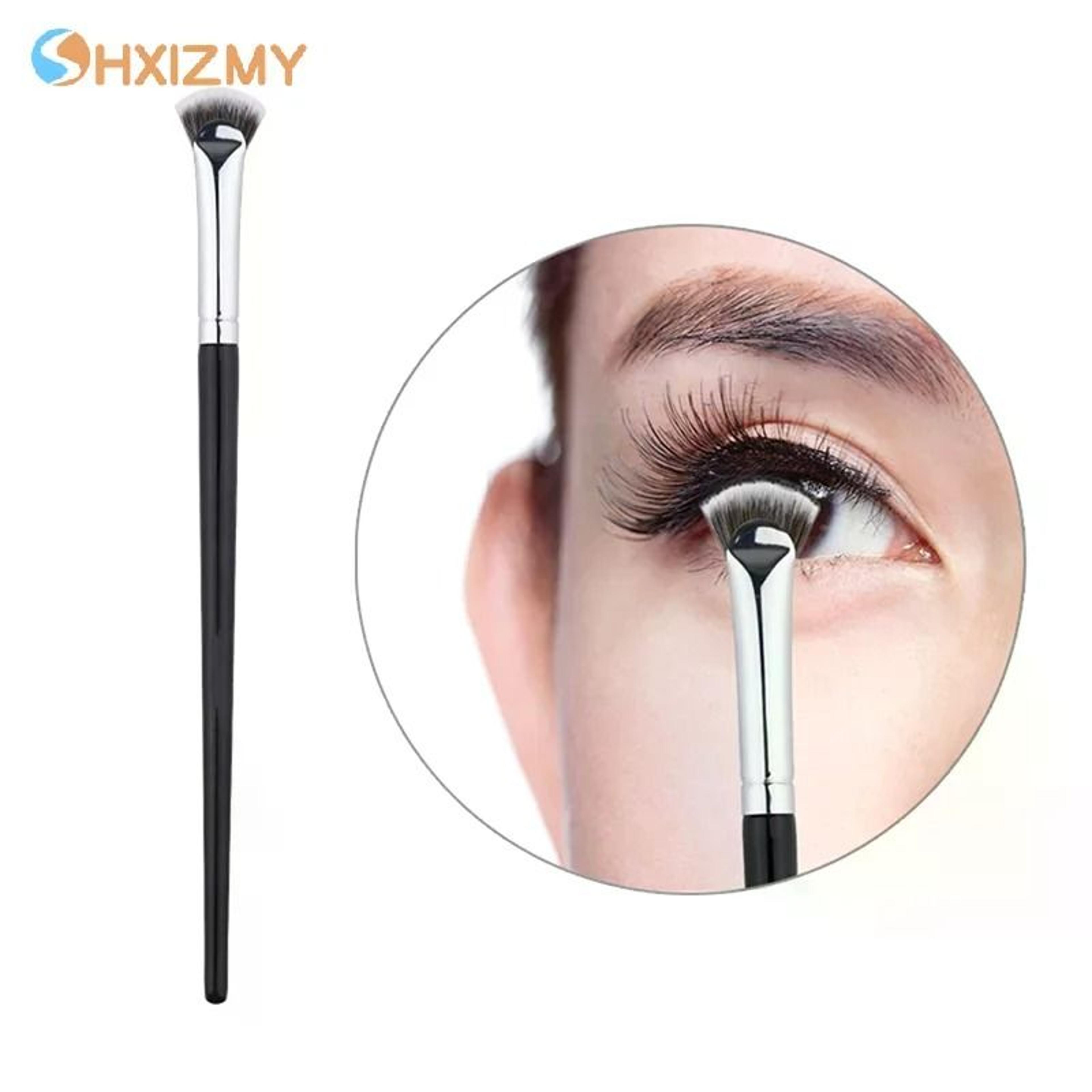 professional fan-shaped eyelash brush no shedding mascara & highlighter smudge tool