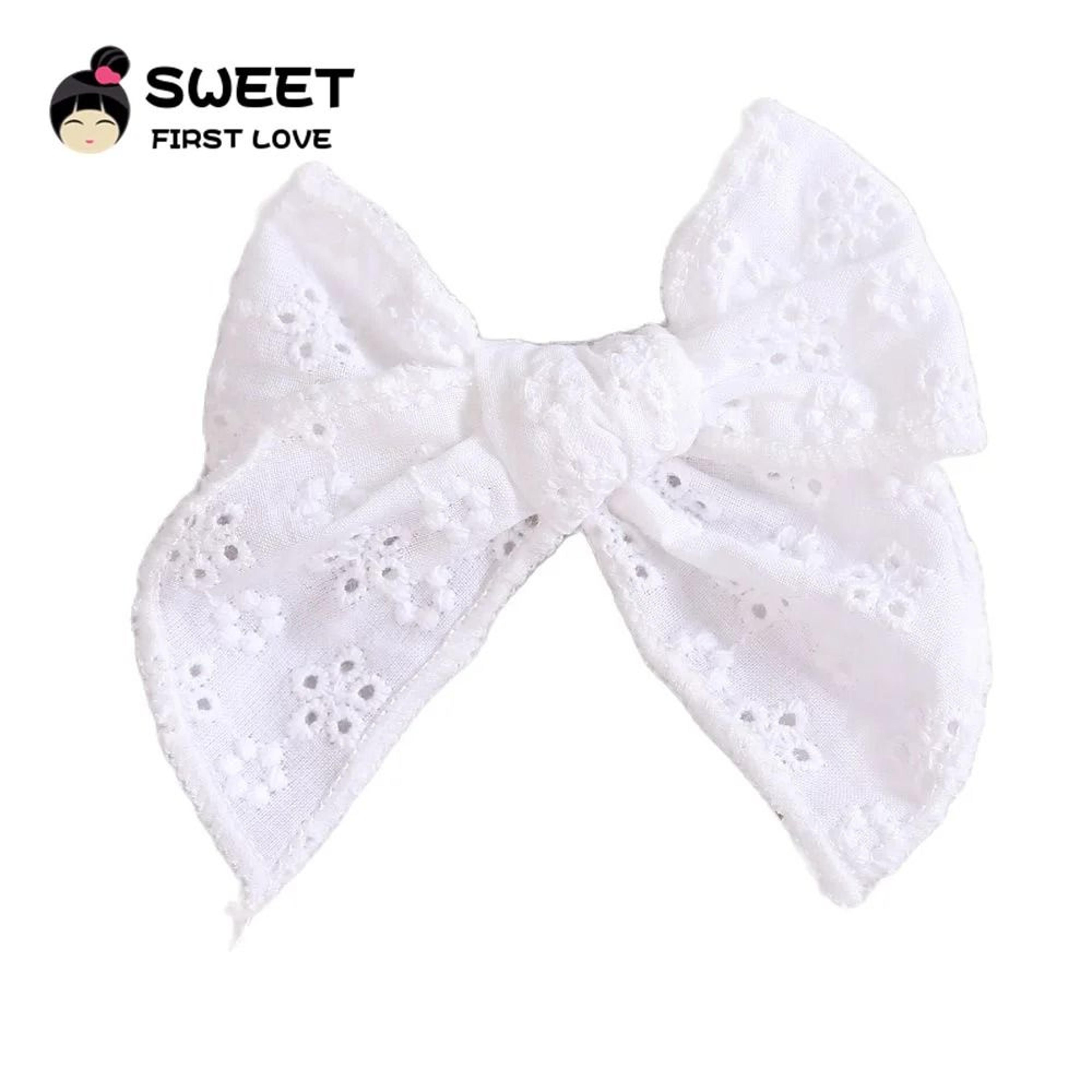 artisanal white lace hair bow – premium floral embroidery clip for infants & toddlers