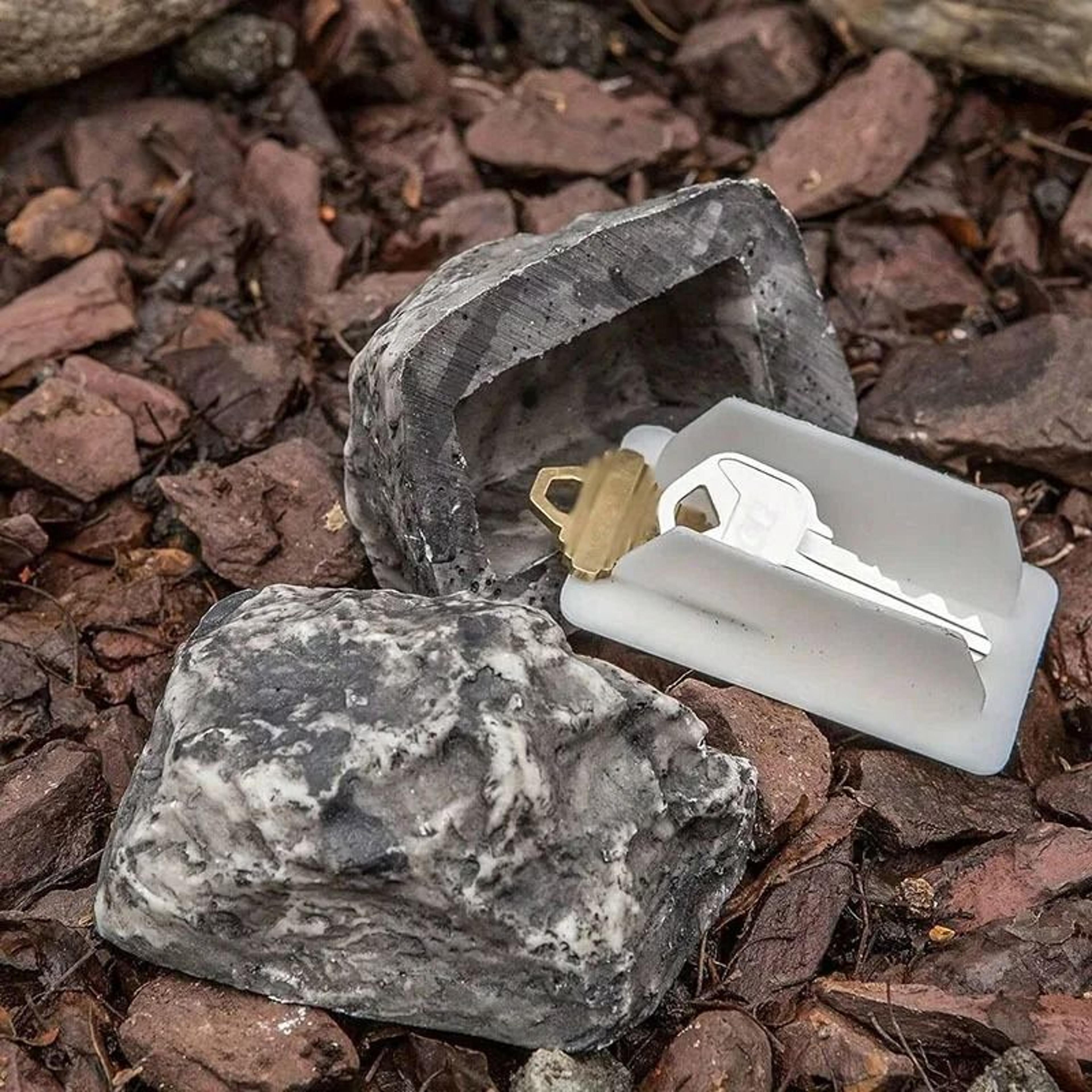outdoor simulation rock key hider and high-performance hidden garden storage ornament