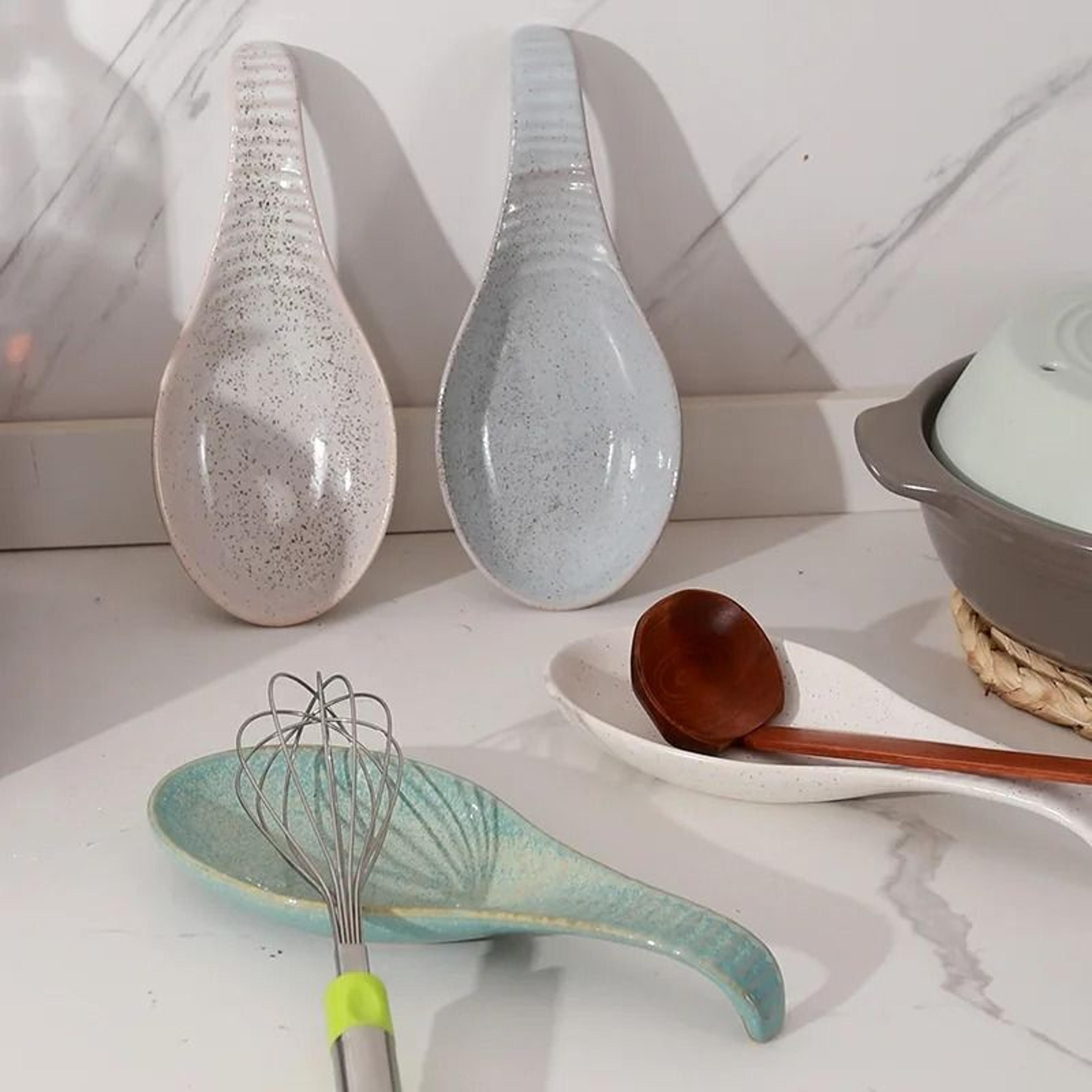 porcelain spoon rest and high-performance stove top management architecture
