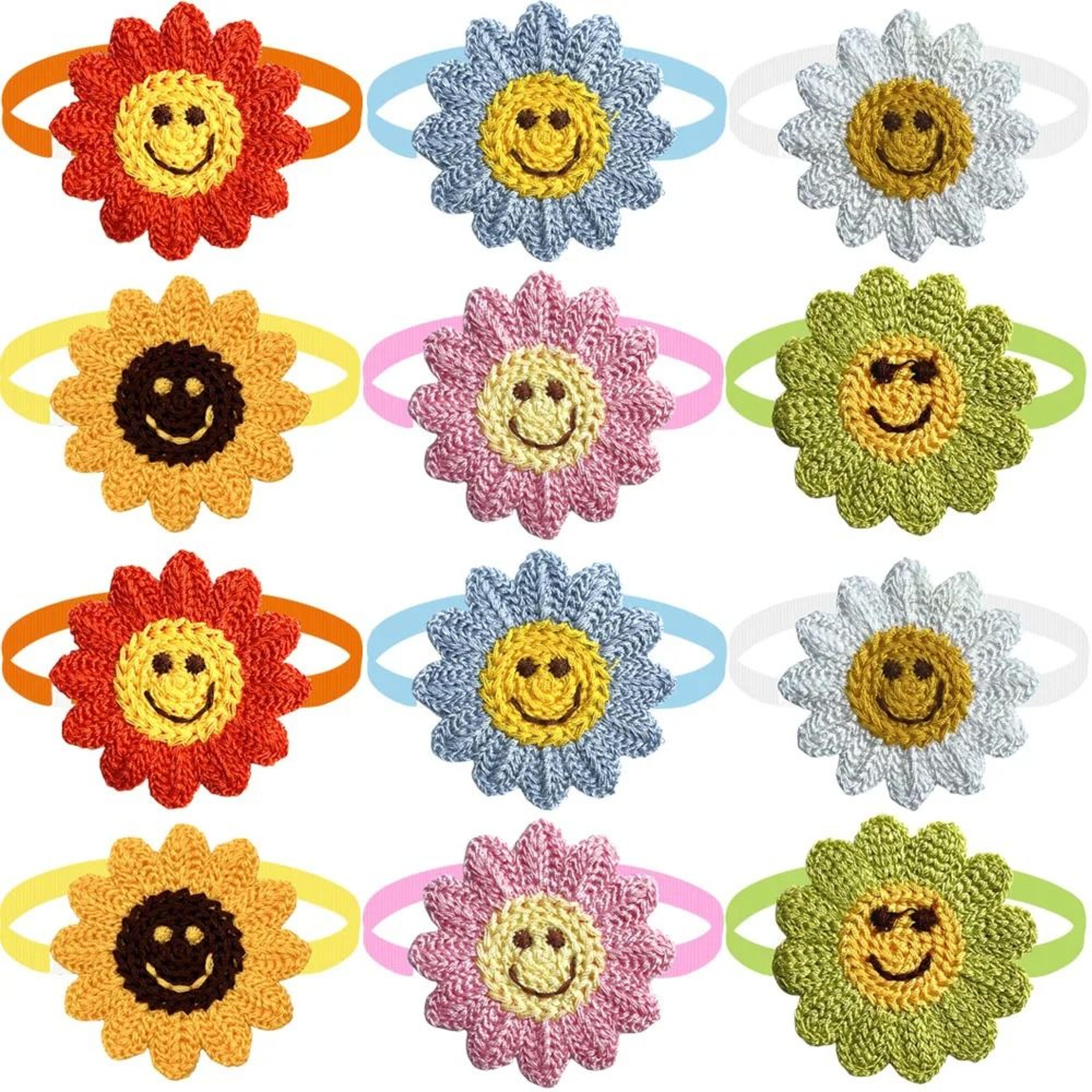 wholesale hand-knitted smile flower pet accessories