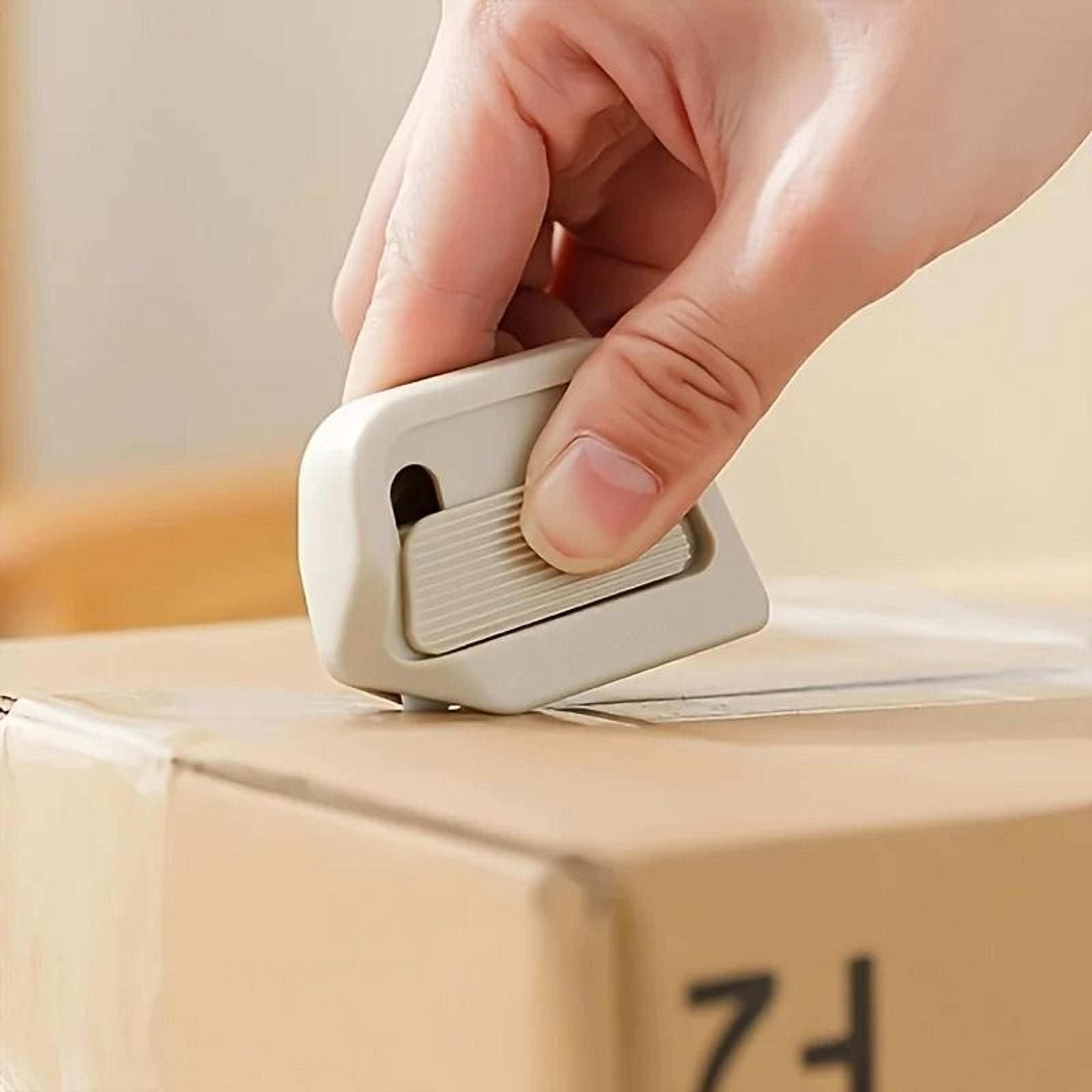 automatic retractable mini ceramic safety box cutter with magnetic dock