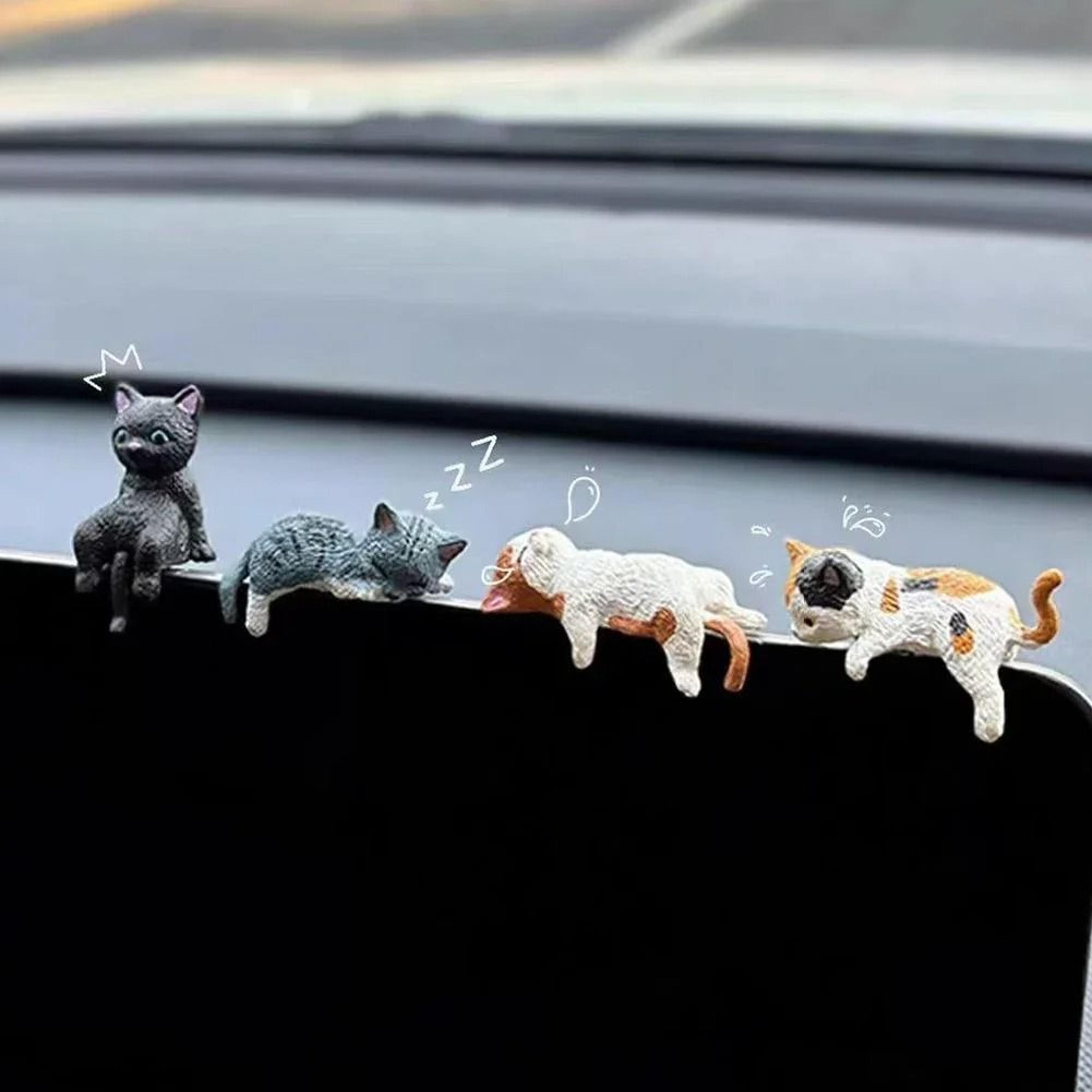 5-piece cute dashboard cat ornament set with emoji eyes