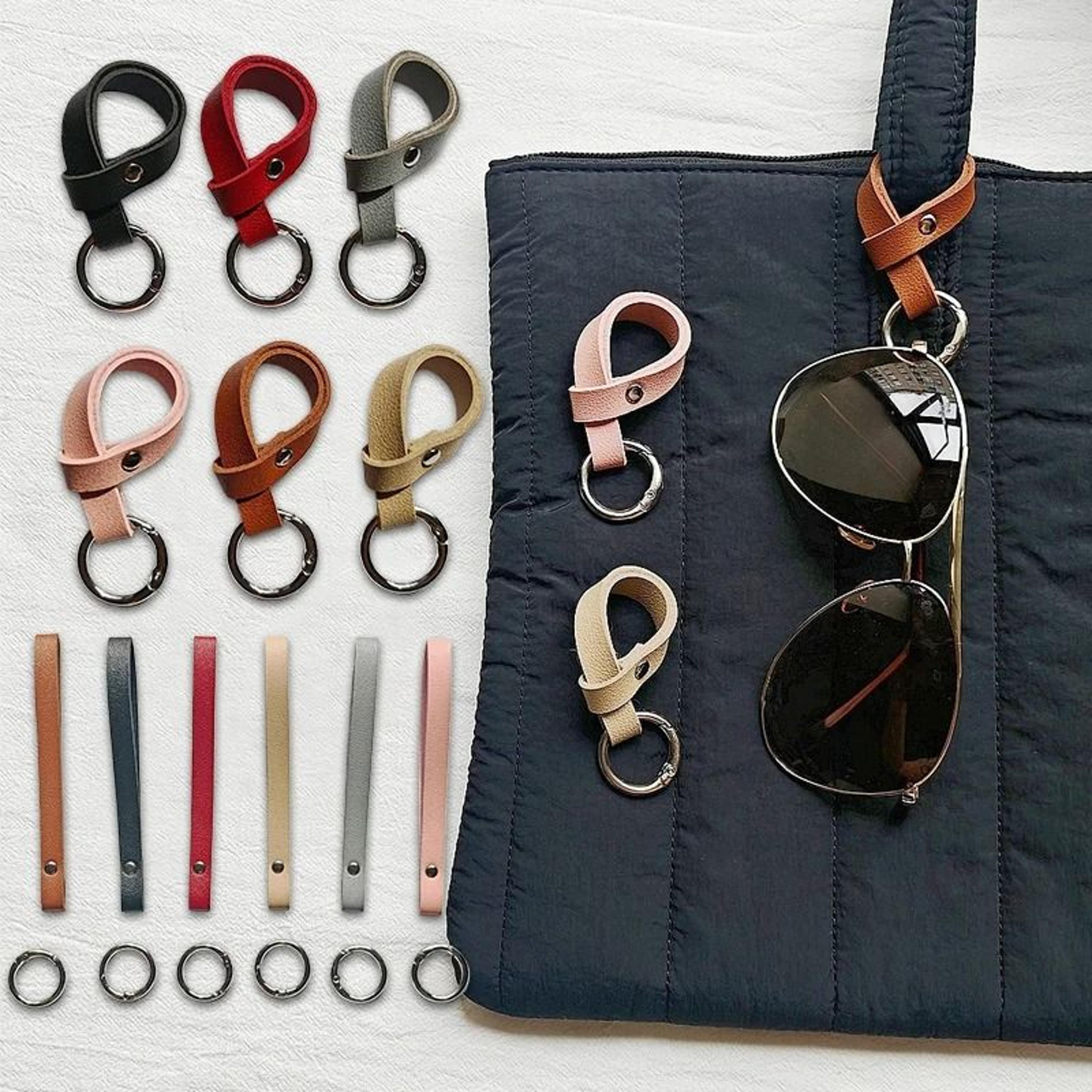 adjustable travel carry strap with ring hooks & luggage travel clip