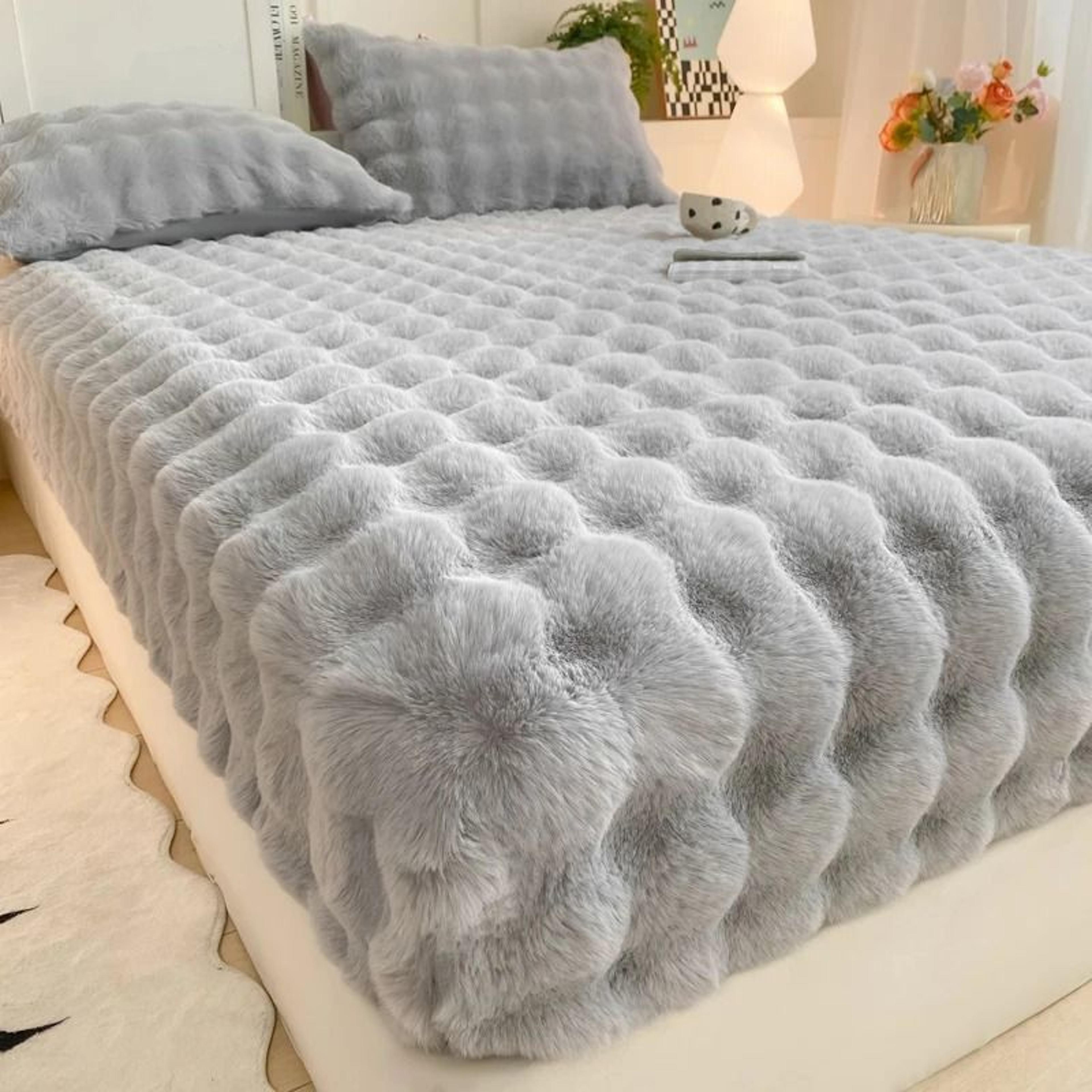 fluffy plush rabbit fleece winter fitted bed sheet (thickened thermal mattress protector)