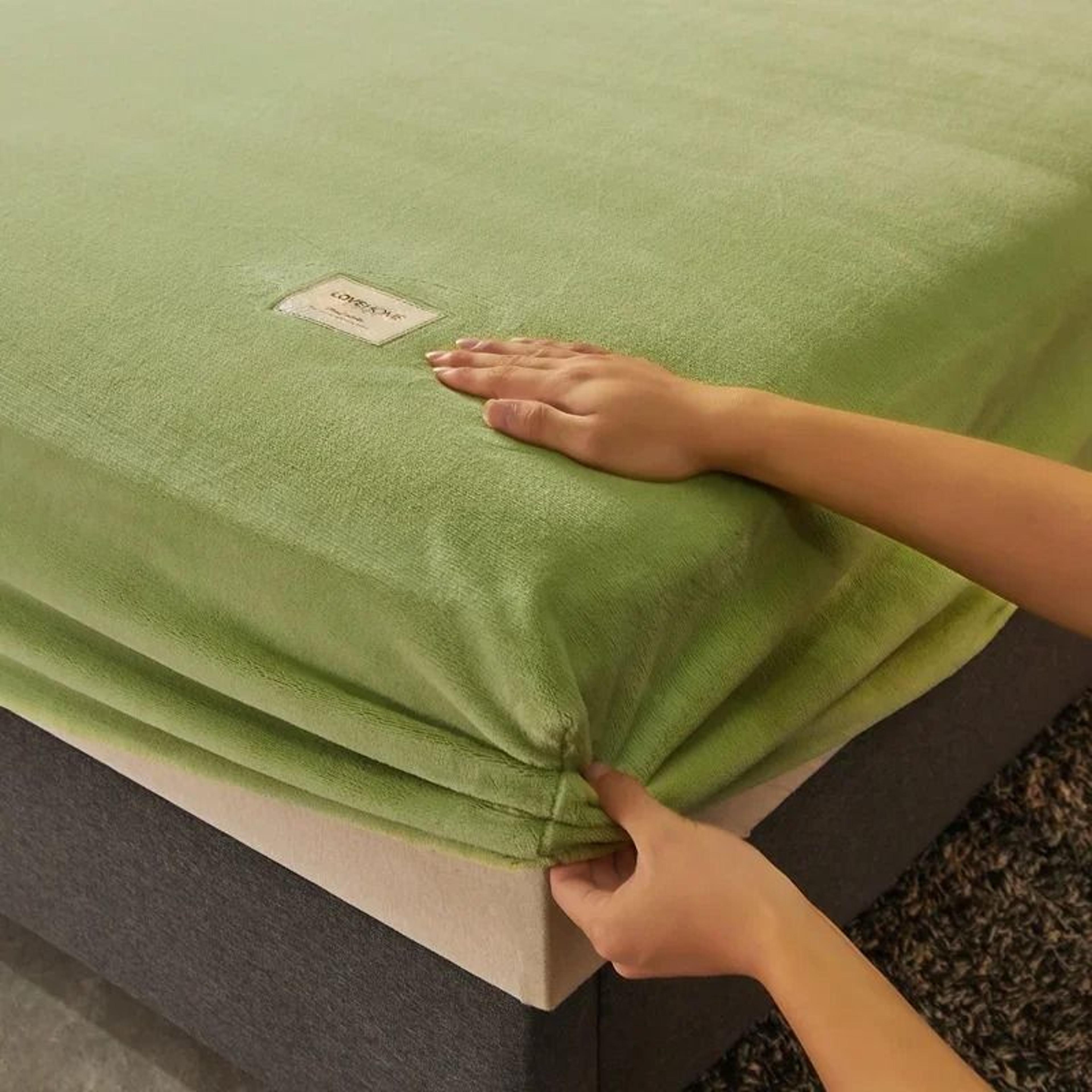 soft warm thick velvet fitted bed sheet (non-slip winter mattress protector cover)