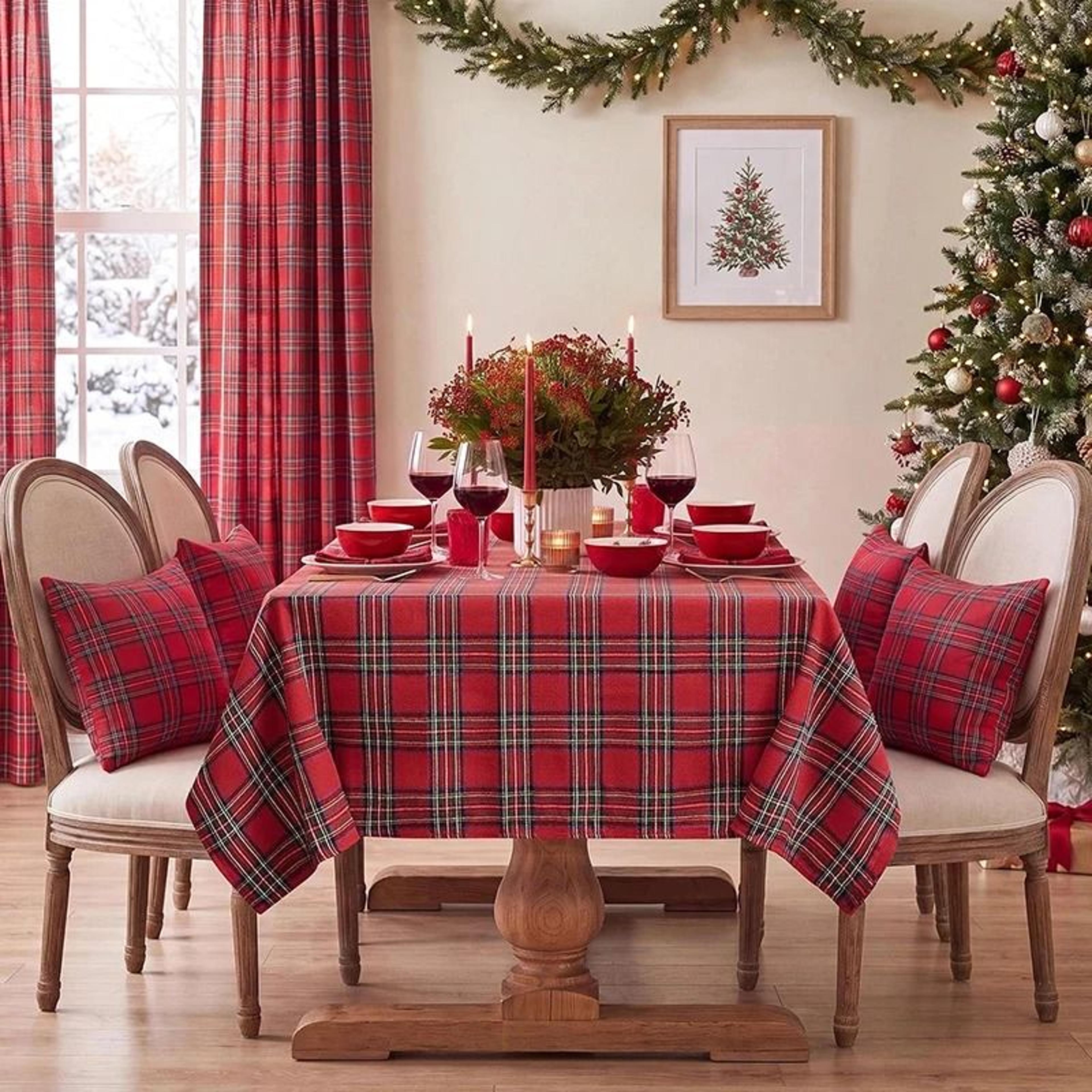 christmas buffalo checkered rectangular tablecloth (kitchen & dining cover for holiday, halloween & xmas decor)