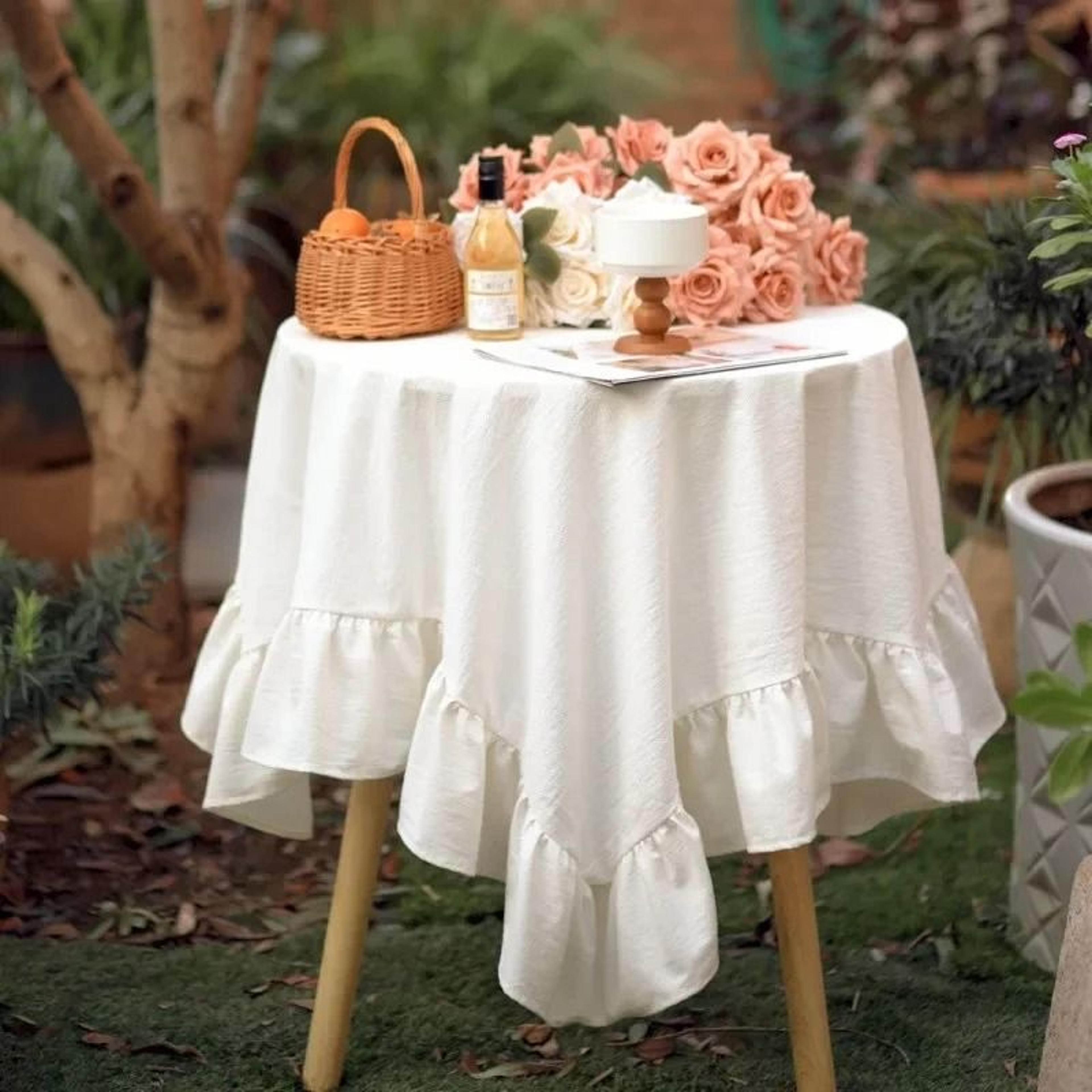 white round fabric tablecloth (retro farmhouse washable cover for restaurant, wedding & christmas decor)