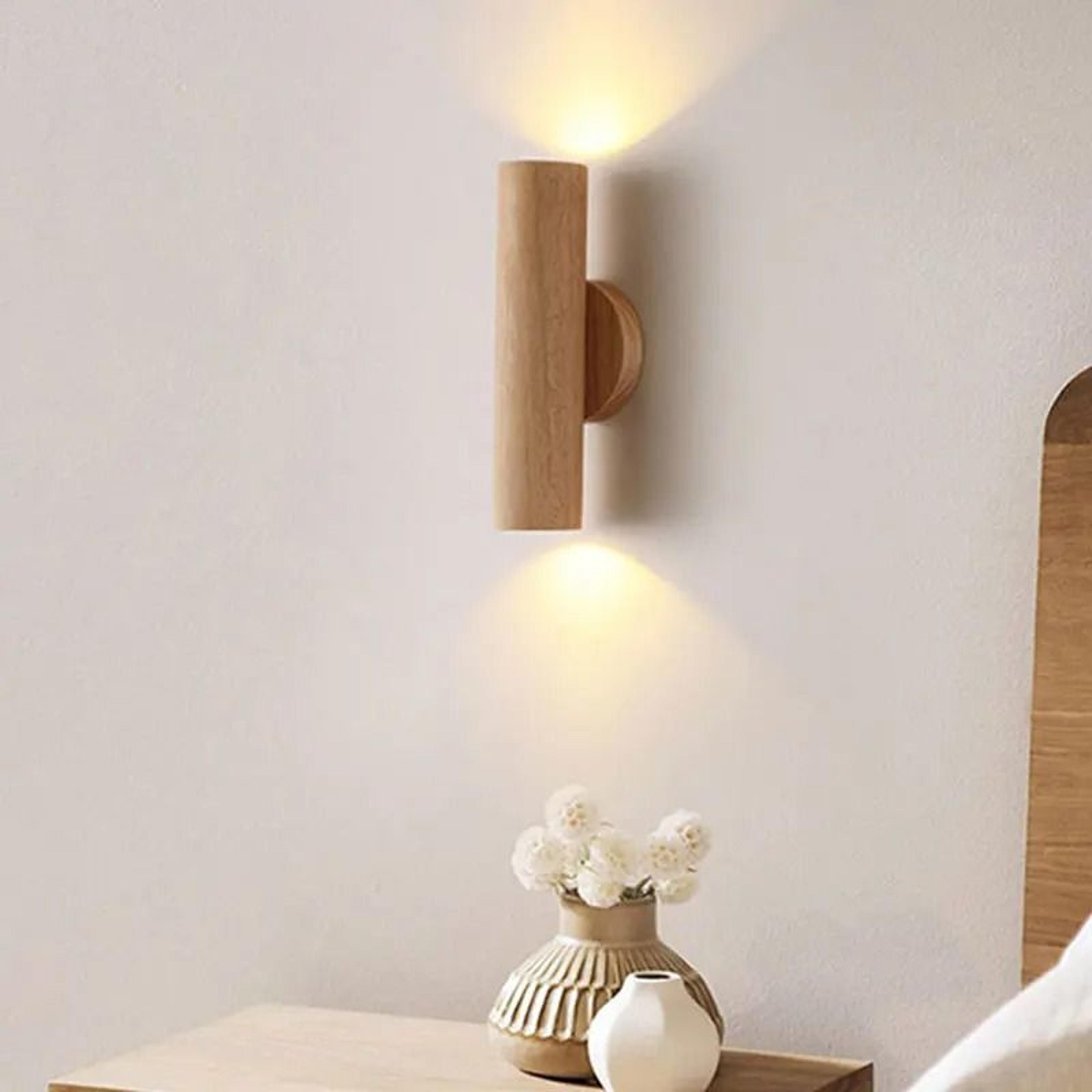 modern wood & led indoor wall sconce (farmhouse decorative accent lamp for living room & bedroom)