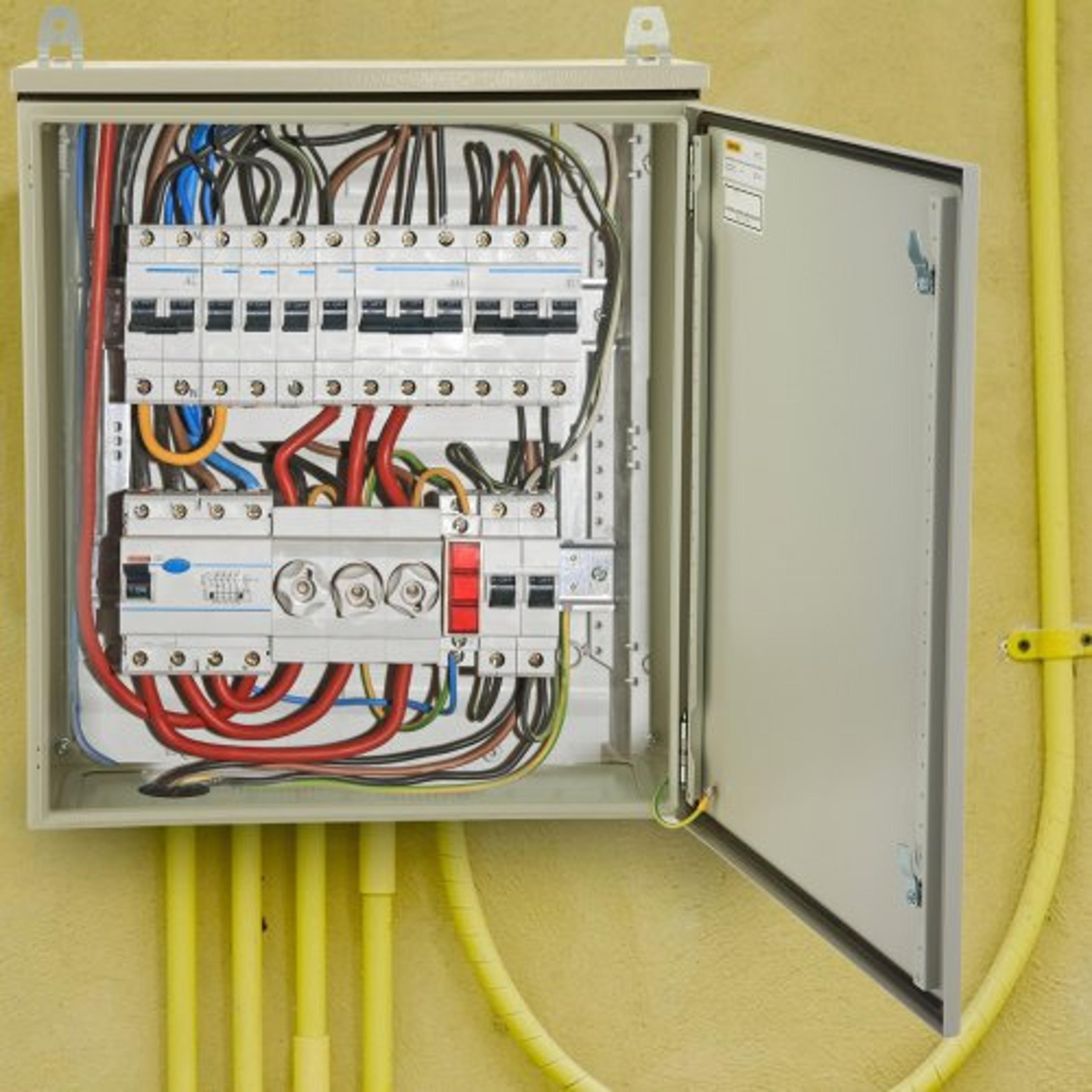 heavy-duty nema 4 junction box, cold-rolled carbon steel, ip65 waterproof, hinged lockable design with rain hood