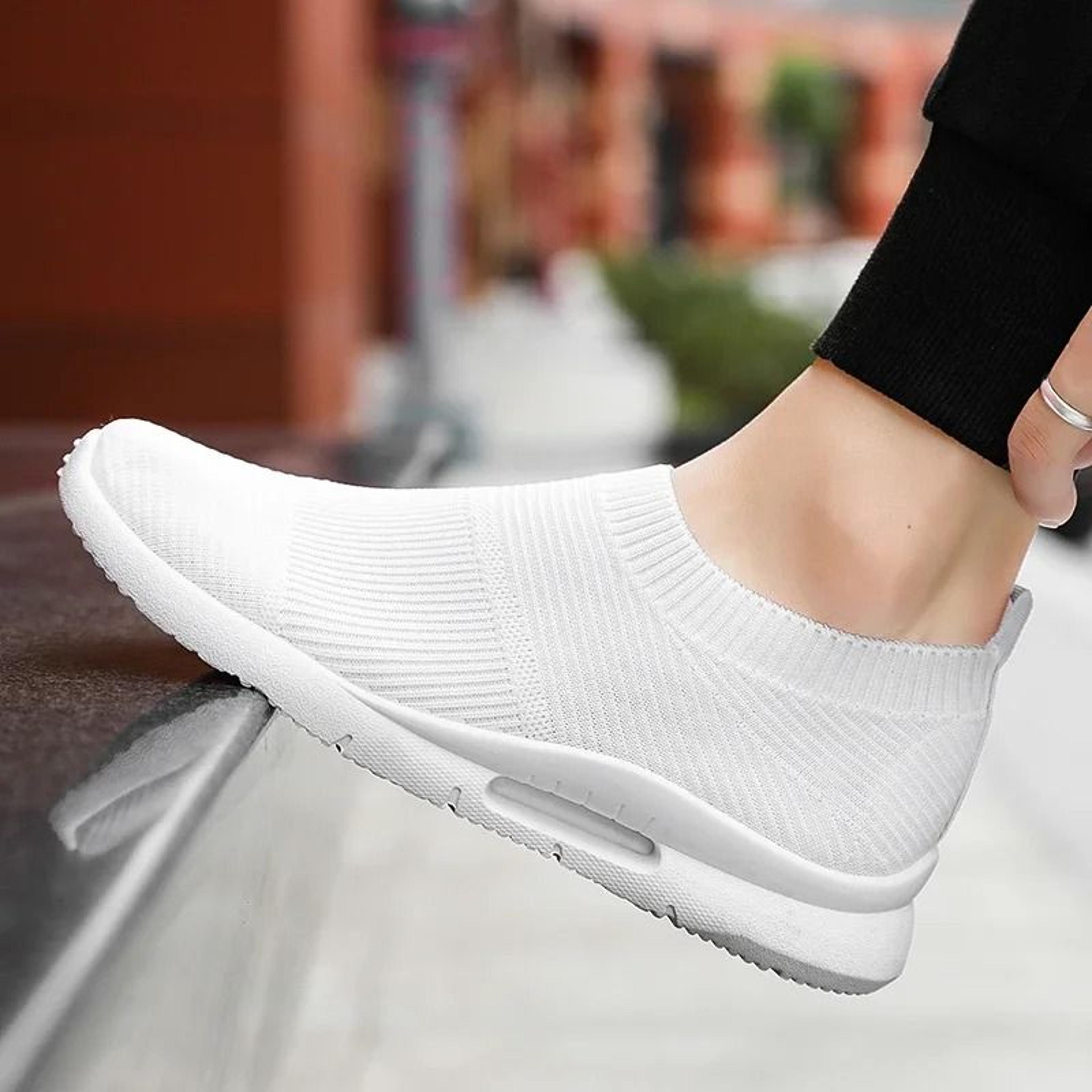 mens lightweight slip on running shoes with breathable mesh design