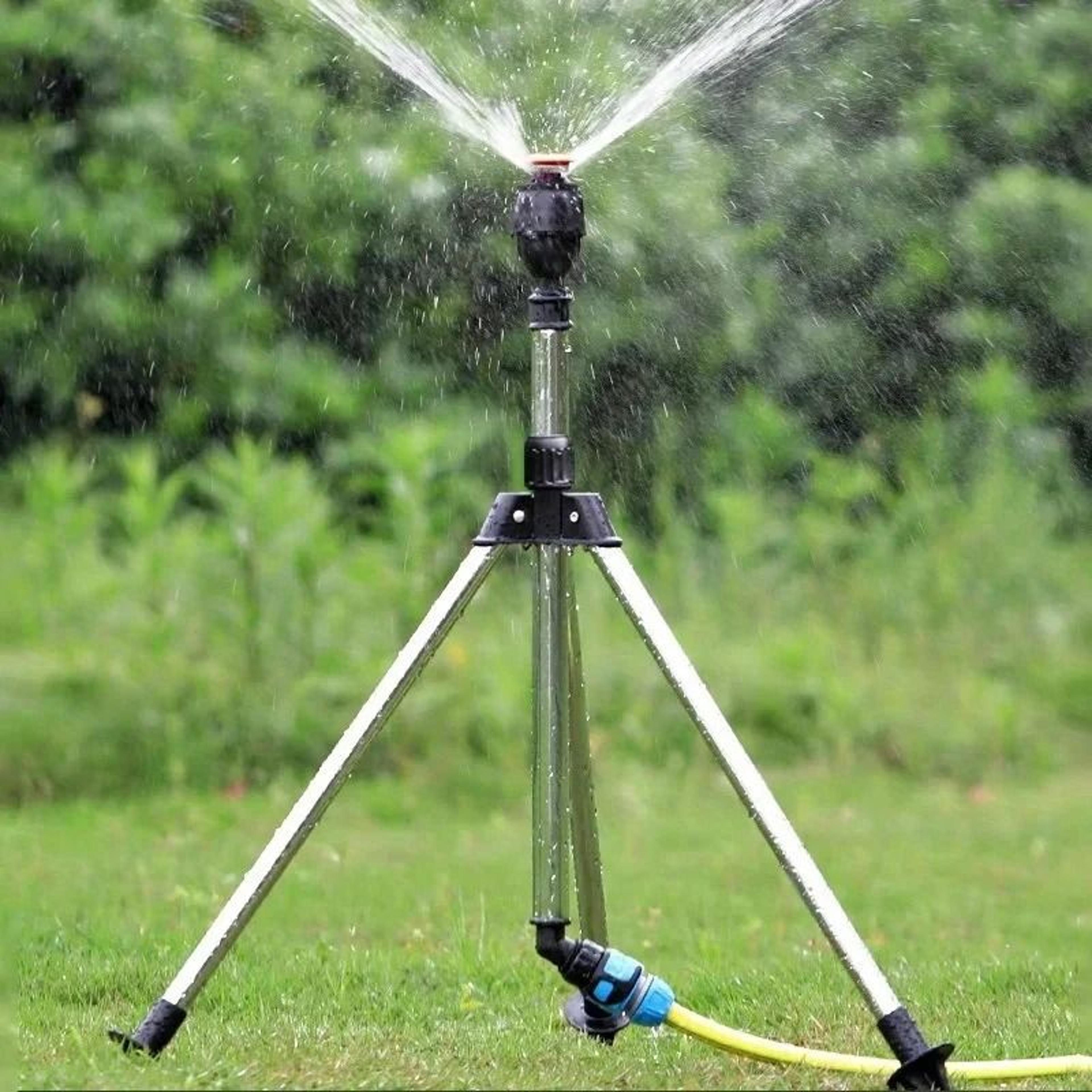 360 rotary garden sprinkler with telescopic tripod support