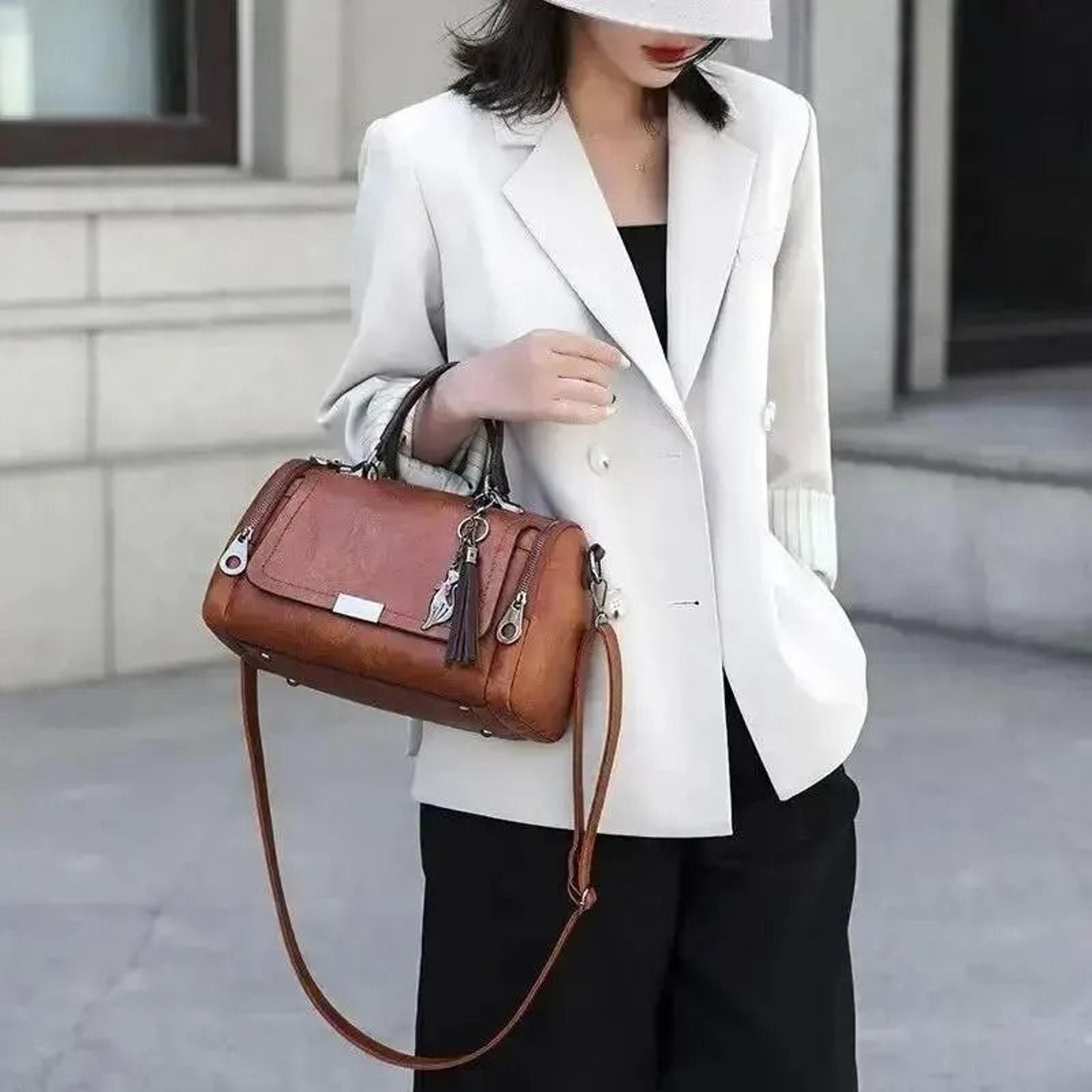 tassel decor shoulder bag