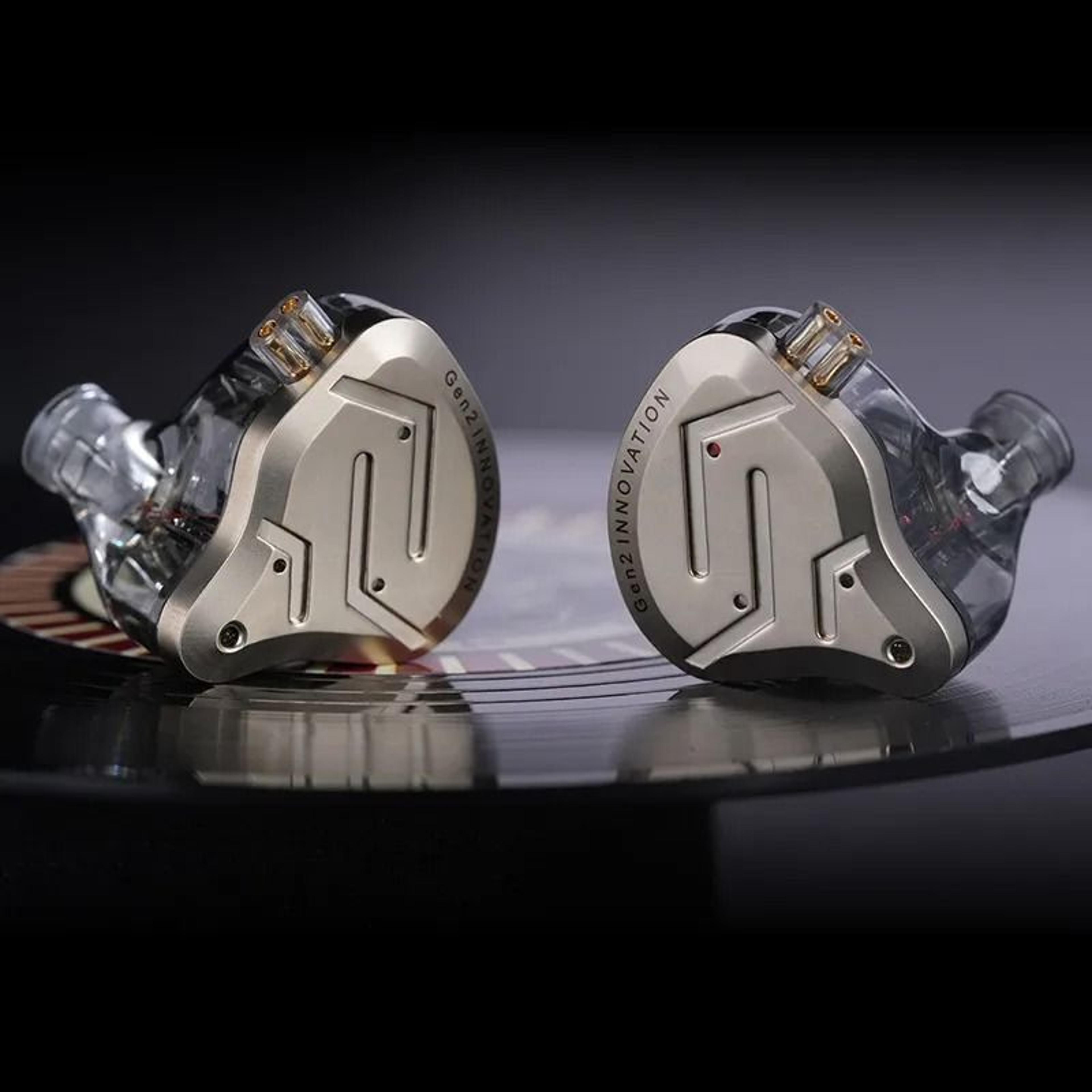 hybrid in ear earphones with deep bass and clear sound