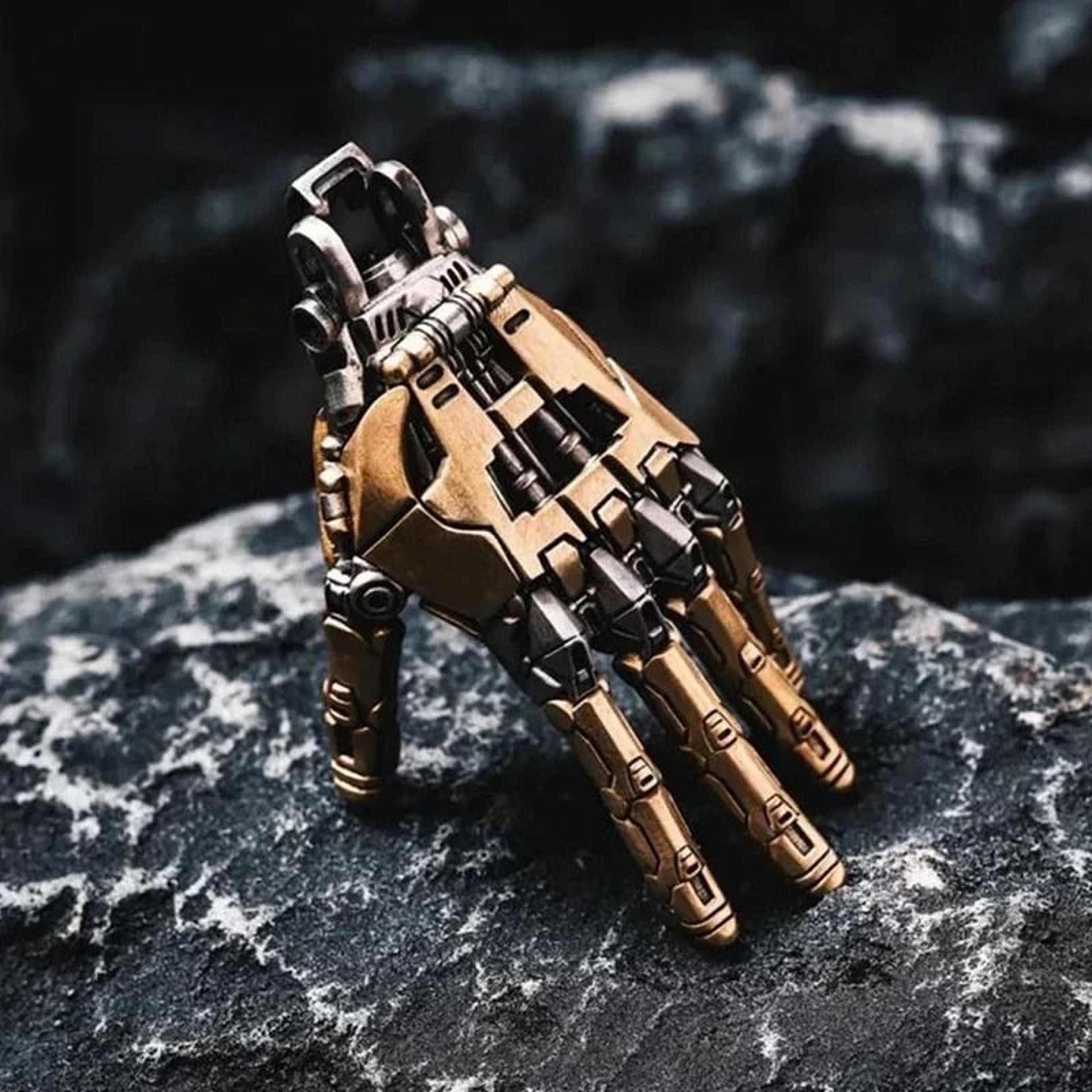 mechanical bionic hand pendant with movable finger joints