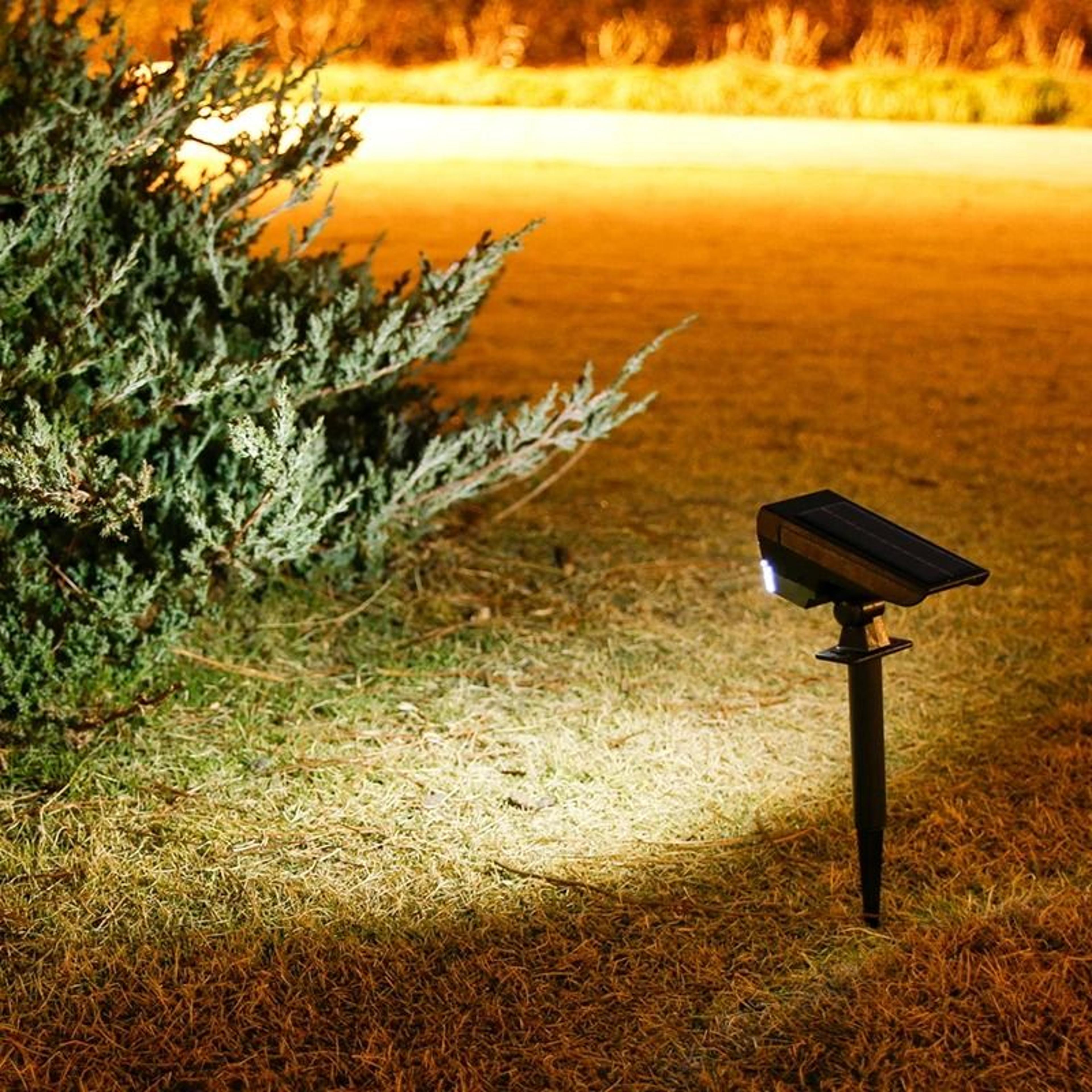10 led solar spotlight for outdoor garden and landscape lighting