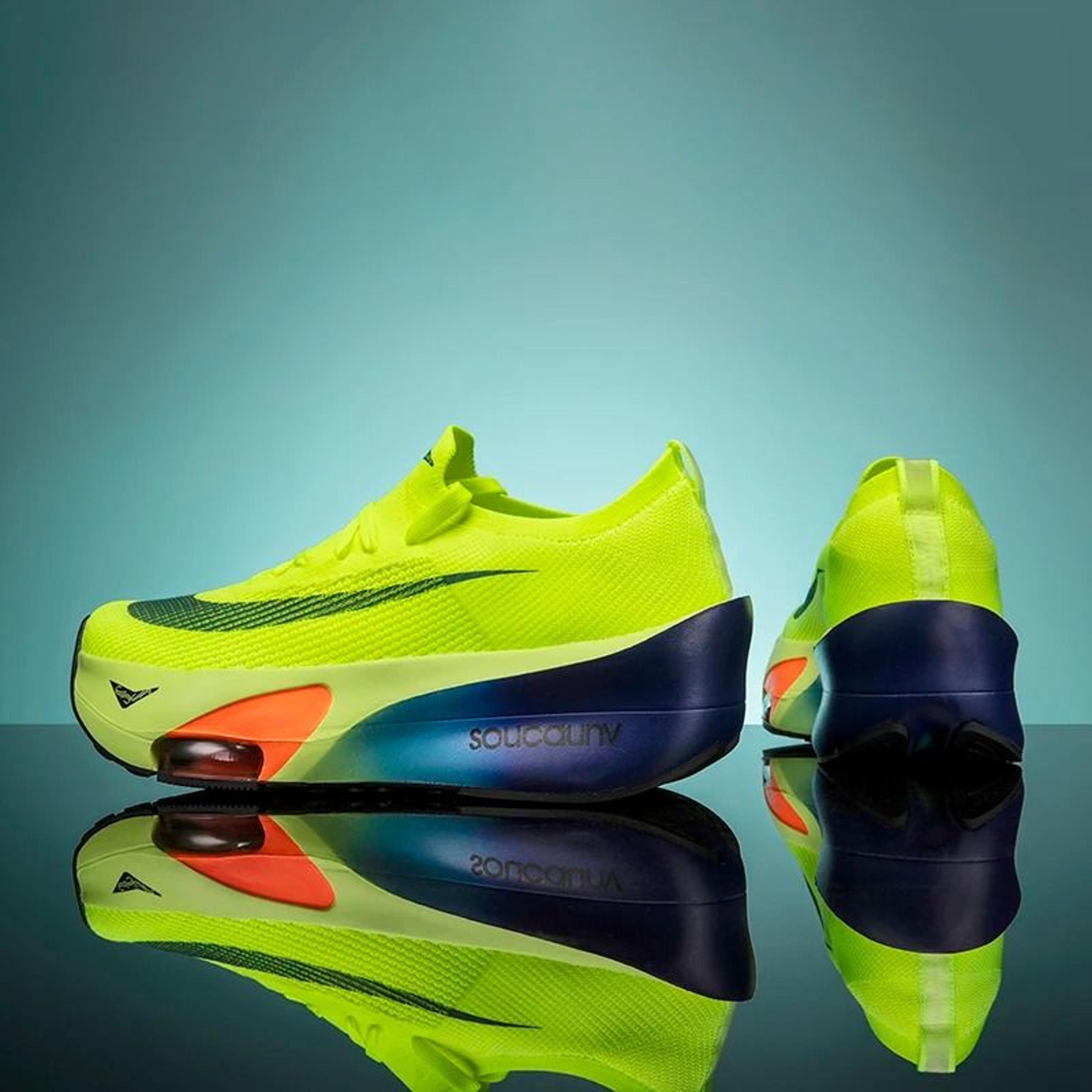marathon carbon cushion running sneakers