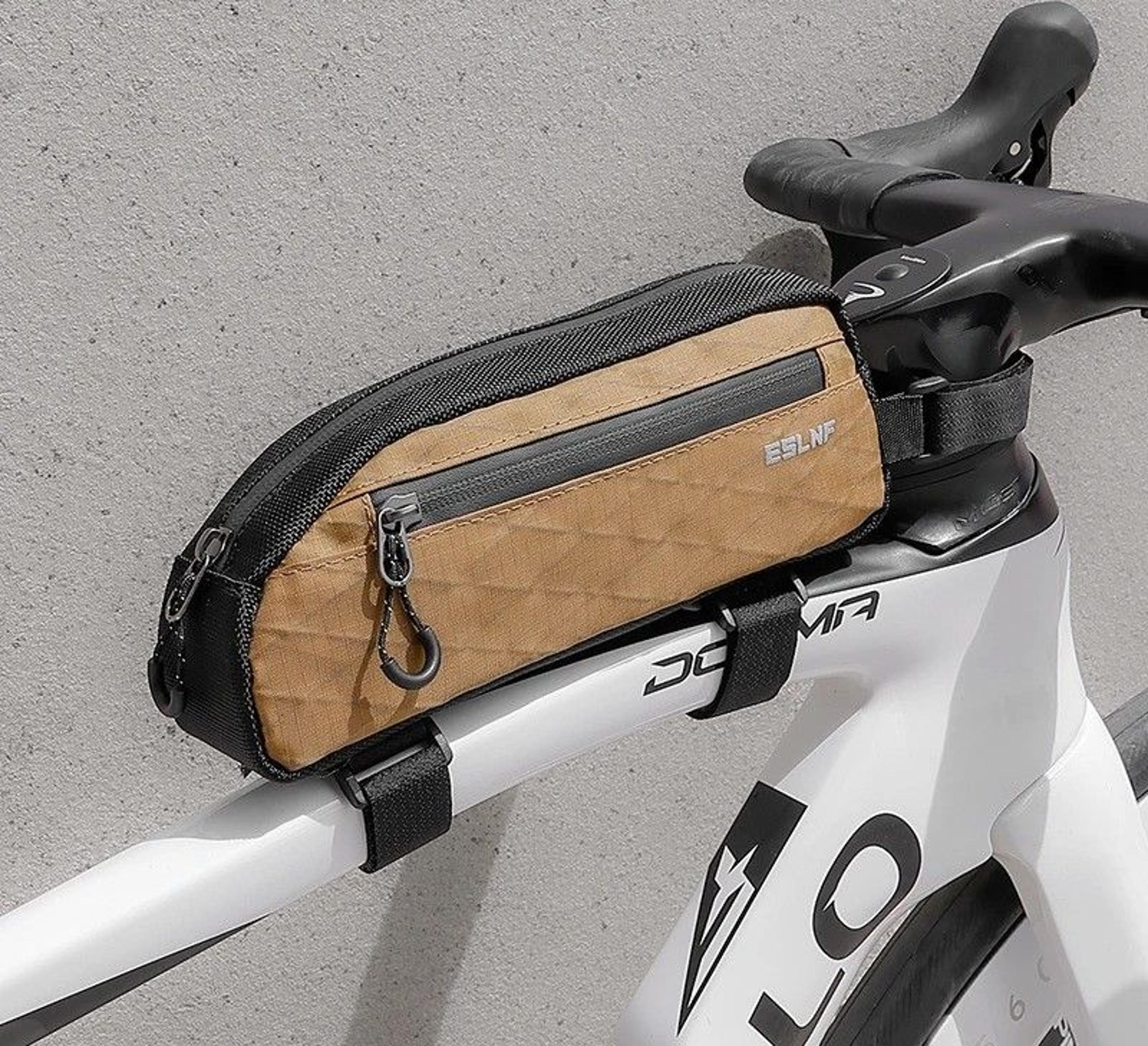 lightweight bicycle top tube bag for frame storage