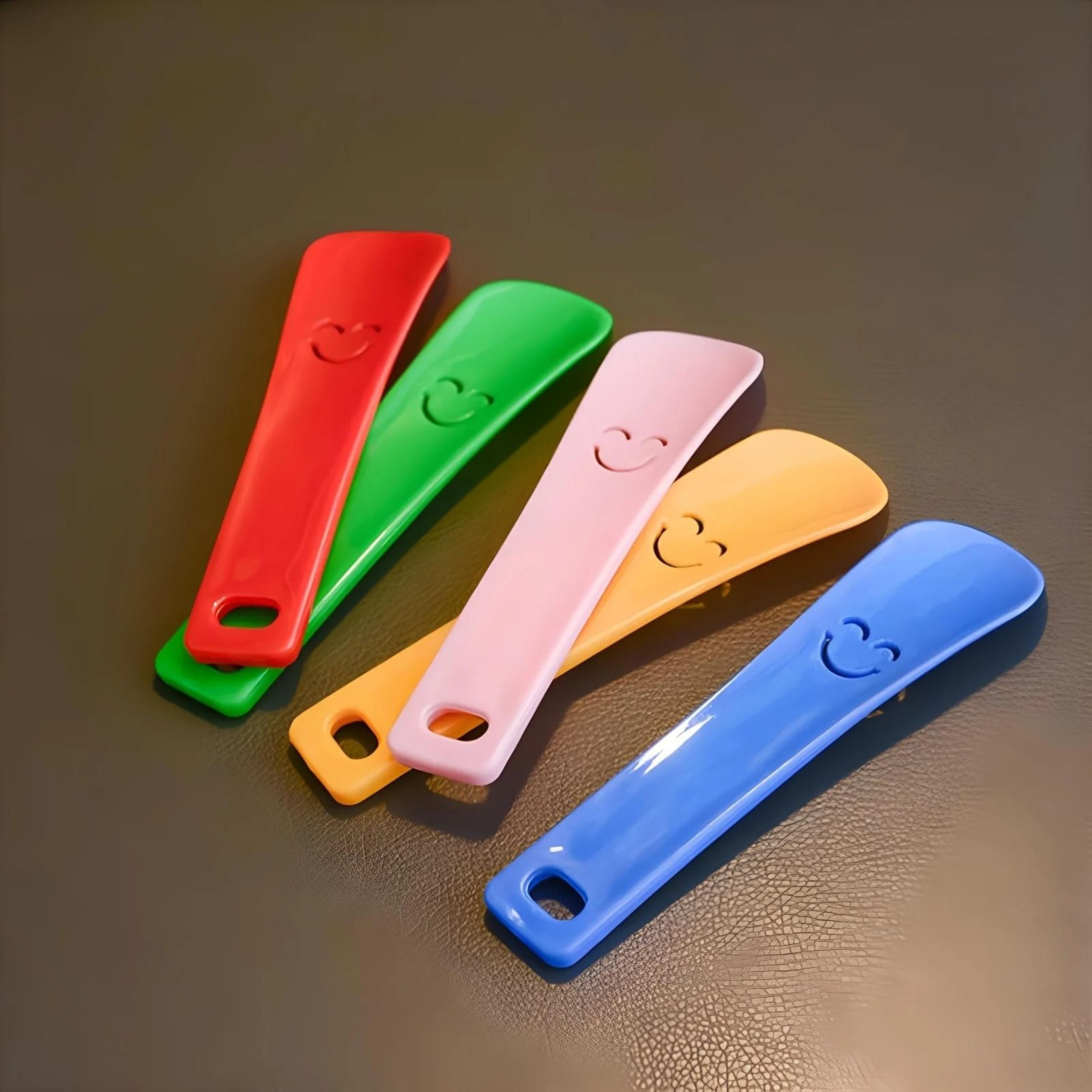 portable shoehorn for boots and sneakers