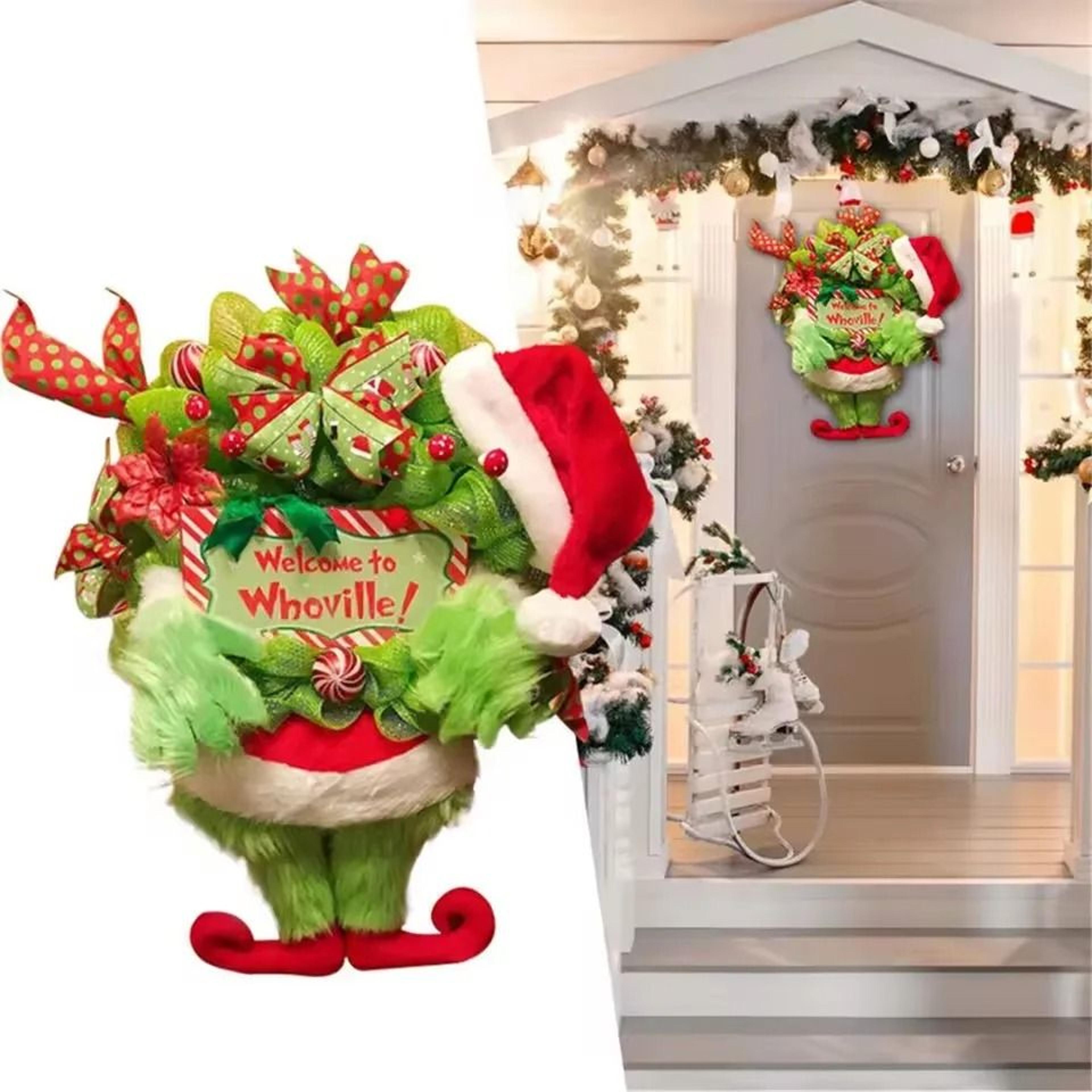 creative christmas thief wreath